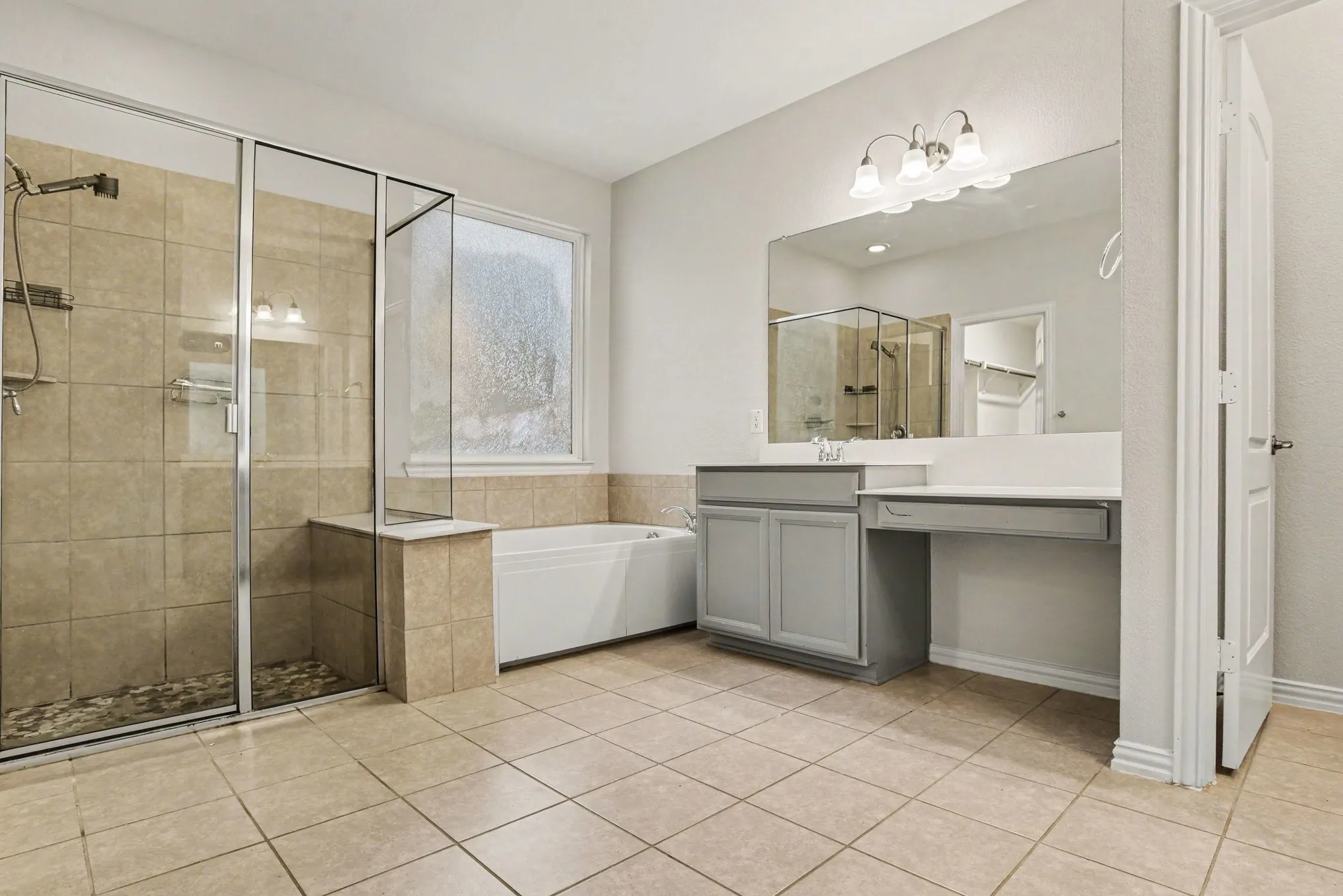 Single Family Residence For Sale in Collin County , 2402 Ray Roberts Drive, Wylie, Texas 75098, 5 Bedroom, 4 Bathroom, 2 Garage spaces, 3,709 Sqft, built in 2019, mls#21280768, Real Estate Agent in Wylie, Homes For Sale in Collin county, Homes For Sale in Wylie, Realtor in Wylie Texas, Real Estate Brokerage Independent Realty Texas, Luminita Cordes Realtor