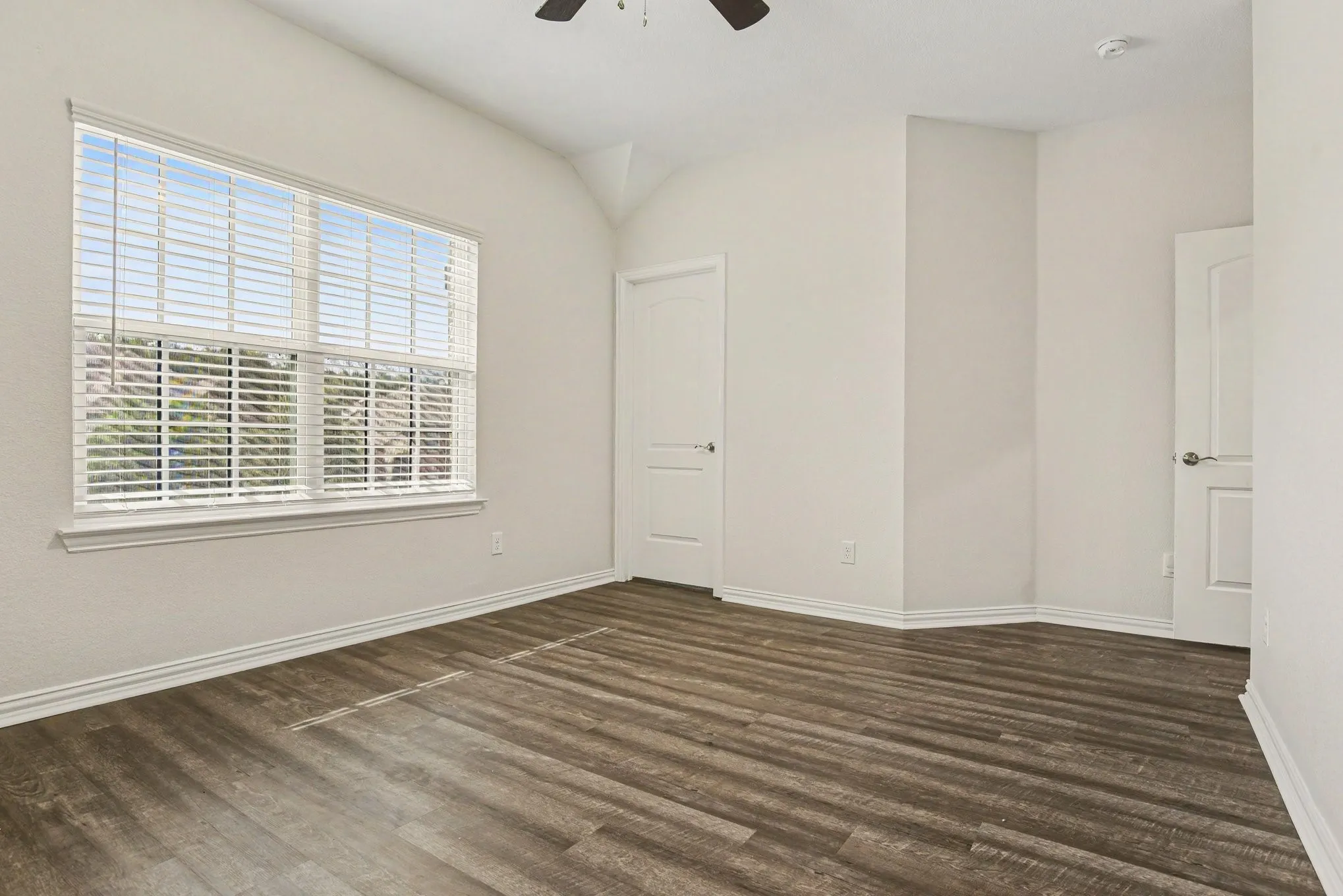 Single Family Residence For Sale in Collin County , 2402 Ray Roberts Drive, Wylie, Texas 75098, 5 Bedroom, 4 Bathroom, 2 Garage spaces, 3,709 Sqft, built in 2019, mls#21280768, Real Estate Agent in Wylie, Homes For Sale in Collin county, Homes For Sale in Wylie, Realtor in Wylie Texas, Real Estate Brokerage Independent Realty Texas, Luminita Cordes Realtor