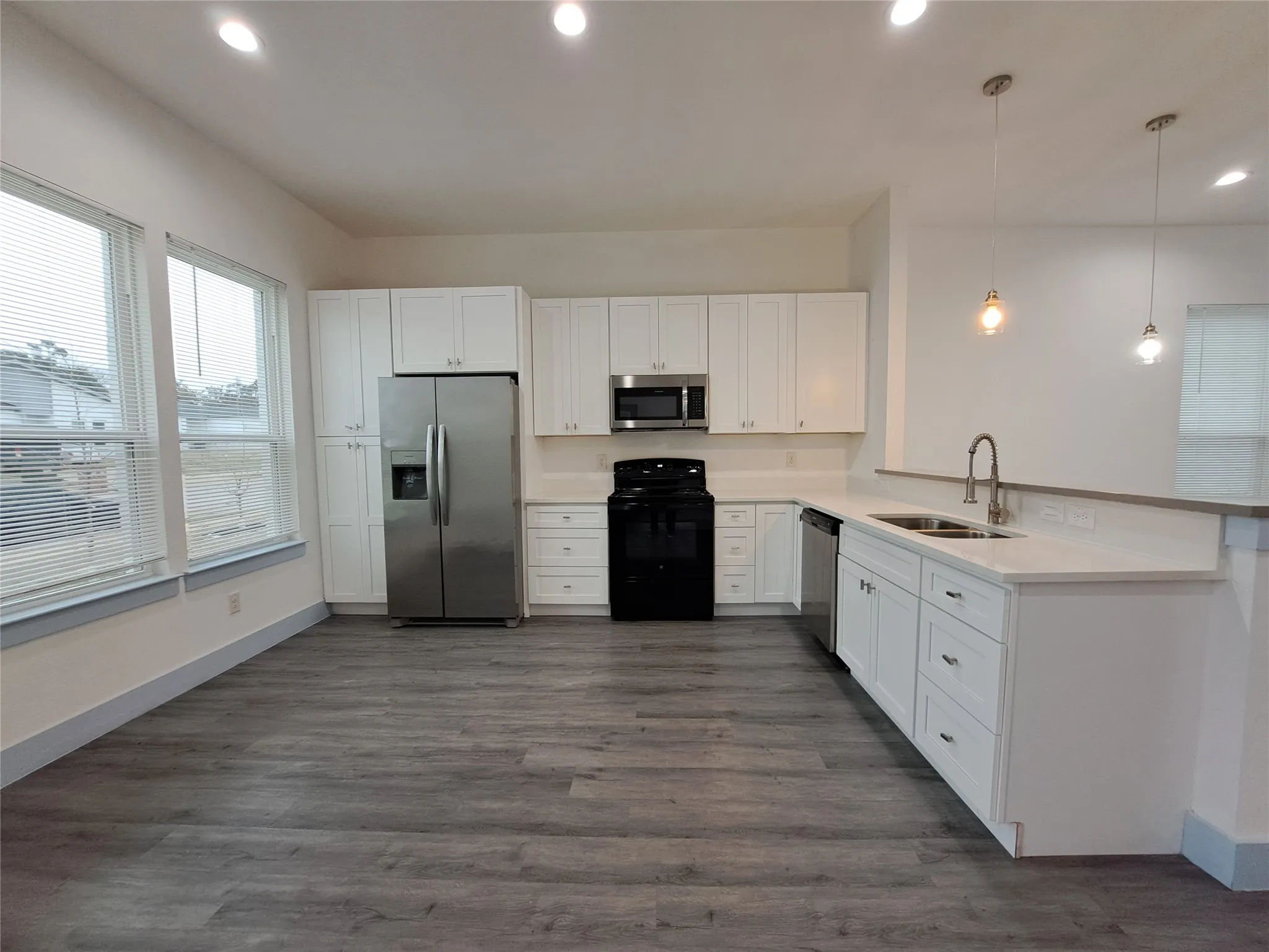 Single Family Residence For Rent in Dallas County , 3243 Noor Street, Dallas, Texas 75233, 4 Bedrooms, 2 Bathrooms, 2 Garage spaces, 1,535 Sqft, built in 2022, Price $2,400, mls#21281087, Real Estate Agent in Dallas, Homes For Rent in Dallas county, Homes For Rent in Dallas, Realtor in Dallas Texas, Real Estate Brokerage Independent Realty Texas, Luminita Cordes Realtor