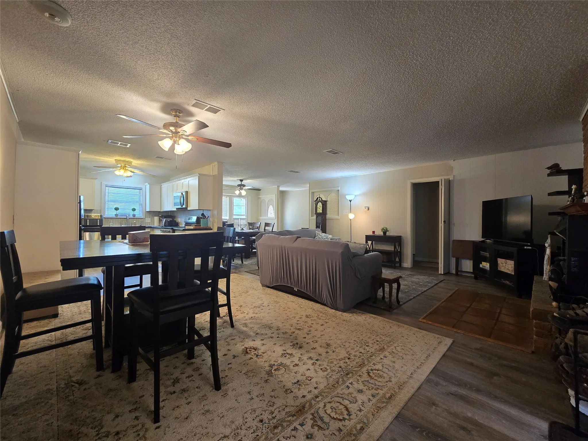 Single Family Residence For Sale in Taylor County , 3701 Caldwell Road, Abilene, Texas 79601, 3 Bedroom, 2 Bathroom, 2 Garage spaces, 2,255 Sqft, built in 1970, mls#21279094, Real Estate Agent in Abilene, Homes For Sale in Taylor county, Homes For Sale in Abilene, Realtor in Abilene Texas, Real Estate Brokerage Independent Realty Texas, Luminita Cordes Realtor