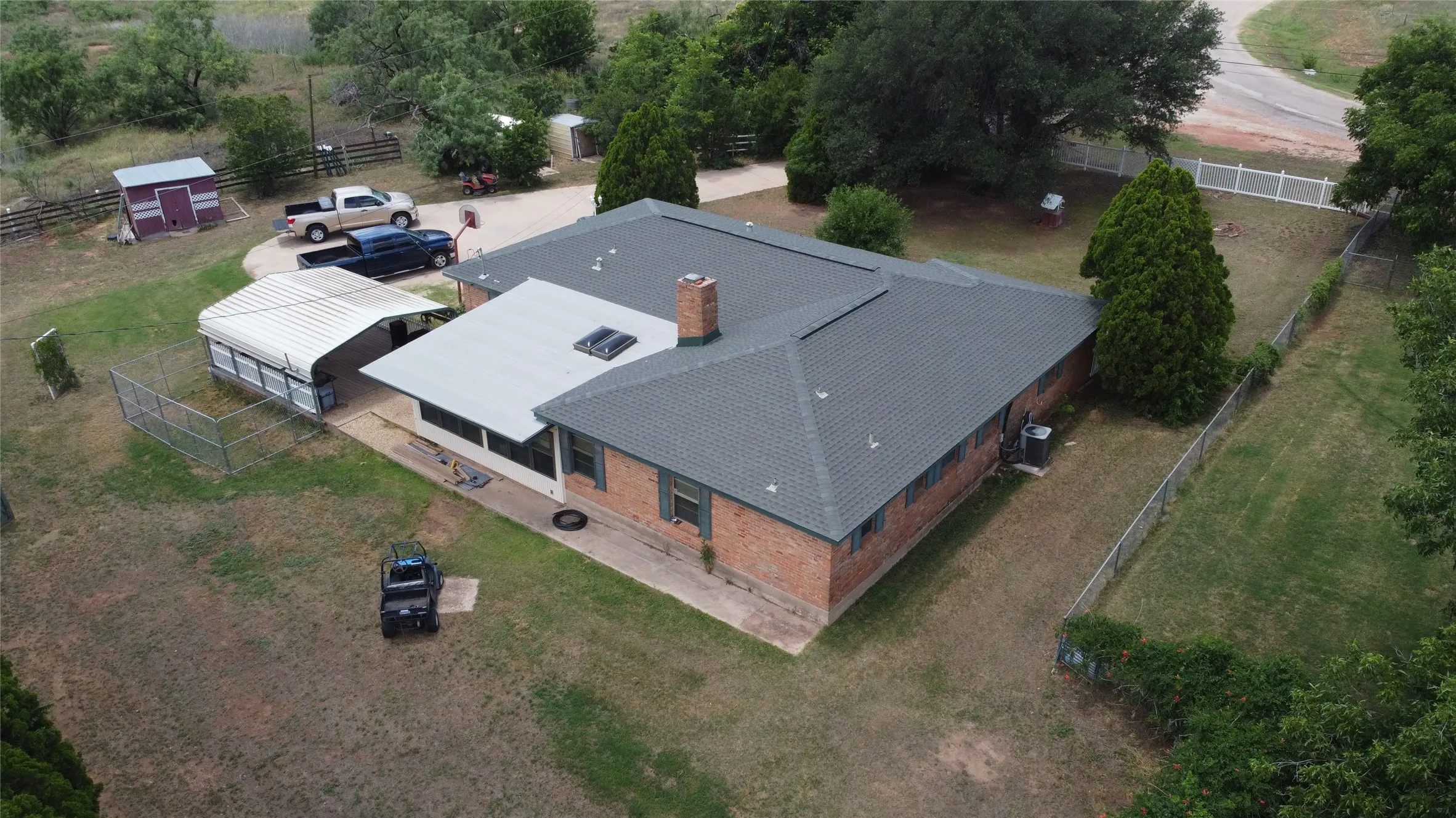 Single Family Residence For Sale in Taylor County , 3701 Caldwell Road, Abilene, Texas 79601, 3 Bedroom, 2 Bathroom, 2 Garage spaces, 2,255 Sqft, built in 1970, mls#21279094, Real Estate Agent in Abilene, Homes For Sale in Taylor county, Homes For Sale in Abilene, Realtor in Abilene Texas, Real Estate Brokerage Independent Realty Texas, Luminita Cordes Realtor