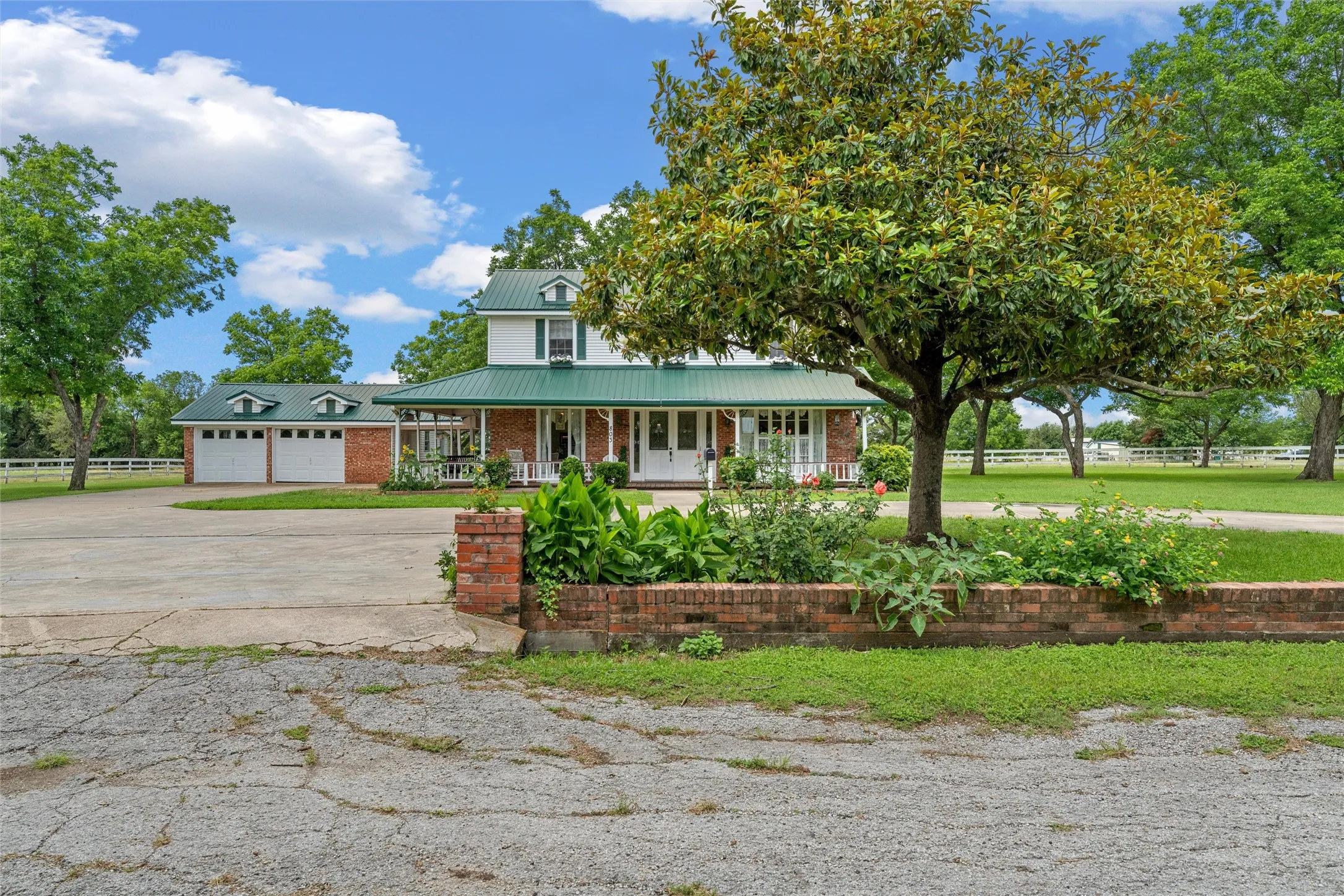 Single Family Residence For Sale in Falls County , 803 S Stallworth, Rosebud, Texas 76570, 3 Bedrooms, 3 Bathrooms, 2 Garage spaces, 2,106 Sqft, built in 1980, Price $450,000, mls#21280663, Real Estate Agent in Rosebud, Homes For Sale in Falls county, Homes For Sale in Rosebud, Realtor in Rosebud Texas, Real Estate Brokerage Independent Realty Texas, Luminita Cordes Realtor