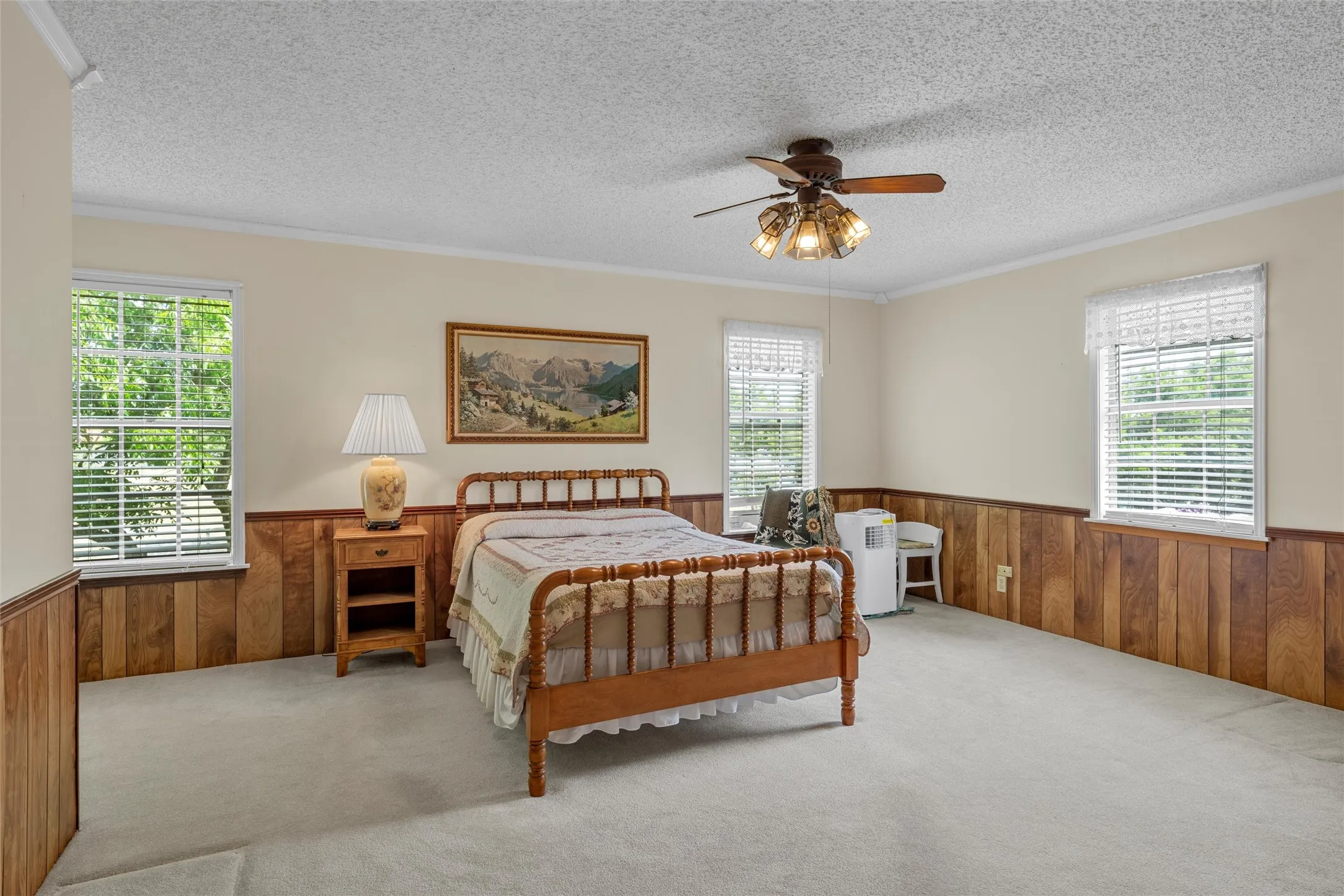 Single Family Residence For Sale in Falls County , 803 S Stallworth, Rosebud, Texas 76570, 3 Bedrooms, 3 Bathrooms, 2 Garage spaces, 2,106 Sqft, built in 1980, Price $450,000, mls#21280663, Real Estate Agent in Rosebud, Homes For Sale in Falls county, Homes For Sale in Rosebud, Realtor in Rosebud Texas, Real Estate Brokerage Independent Realty Texas, Luminita Cordes Realtor