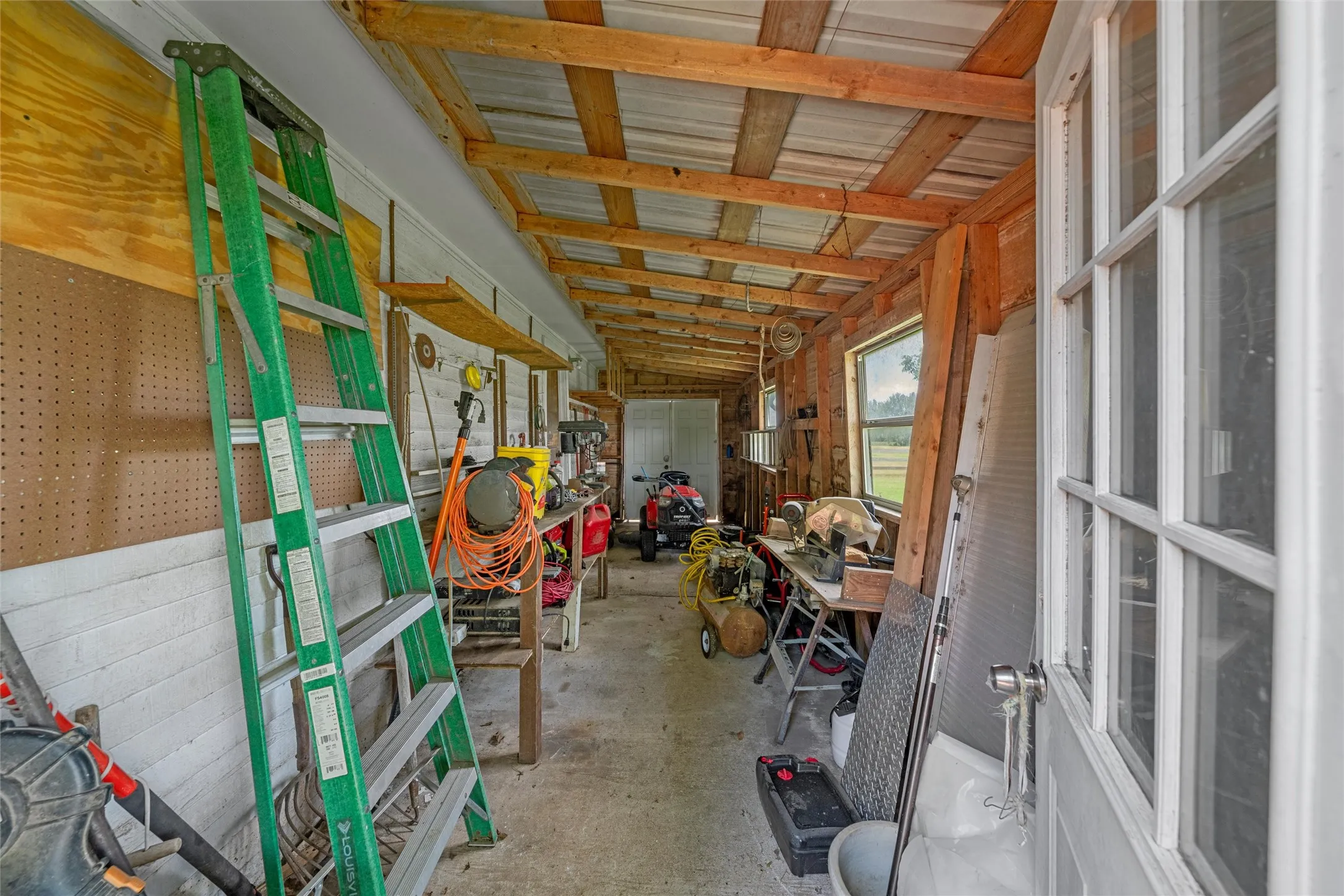 Single Family Residence For Sale in Falls County , 803 S Stallworth, Rosebud, Texas 76570, 3 Bedrooms, 3 Bathrooms, 2 Garage spaces, 2,106 Sqft, built in 1980, Price $450,000, mls#21280663, Real Estate Agent in Rosebud, Homes For Sale in Falls county, Homes For Sale in Rosebud, Realtor in Rosebud Texas, Real Estate Brokerage Independent Realty Texas, Luminita Cordes Realtor