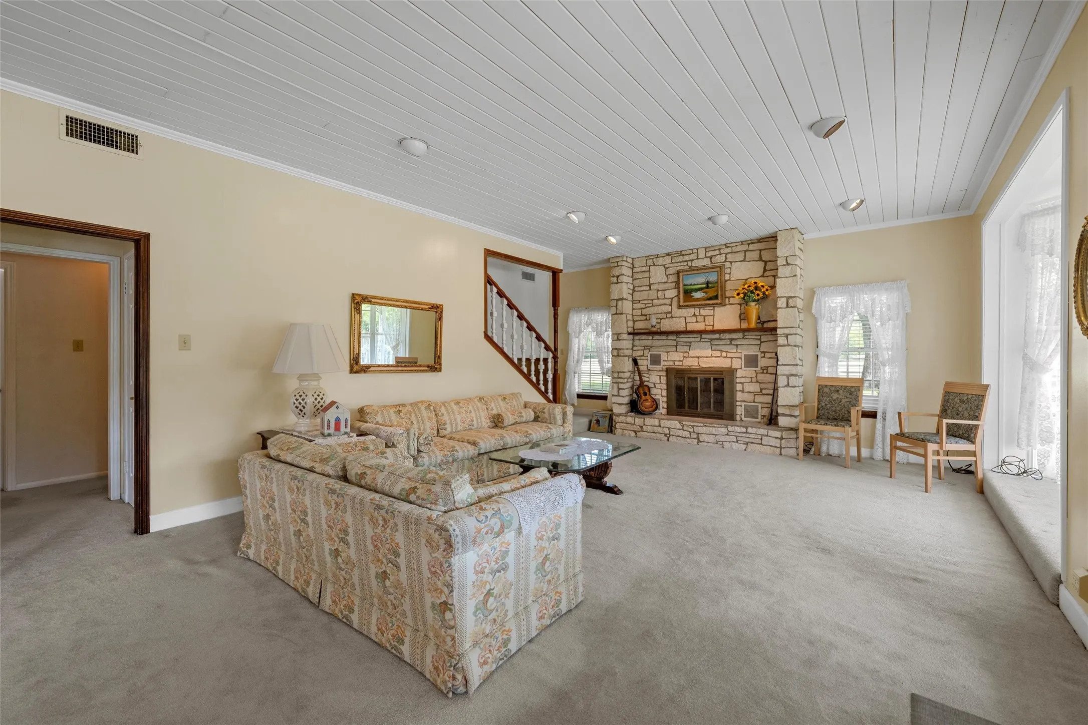 Single Family Residence For Sale in Falls County , 803 S Stallworth, Rosebud, Texas 76570, 3 Bedrooms, 3 Bathrooms, 2 Garage spaces, 2,106 Sqft, built in 1980, Price $450,000, mls#21280663, Real Estate Agent in Rosebud, Homes For Sale in Falls county, Homes For Sale in Rosebud, Realtor in Rosebud Texas, Real Estate Brokerage Independent Realty Texas, Luminita Cordes Realtor