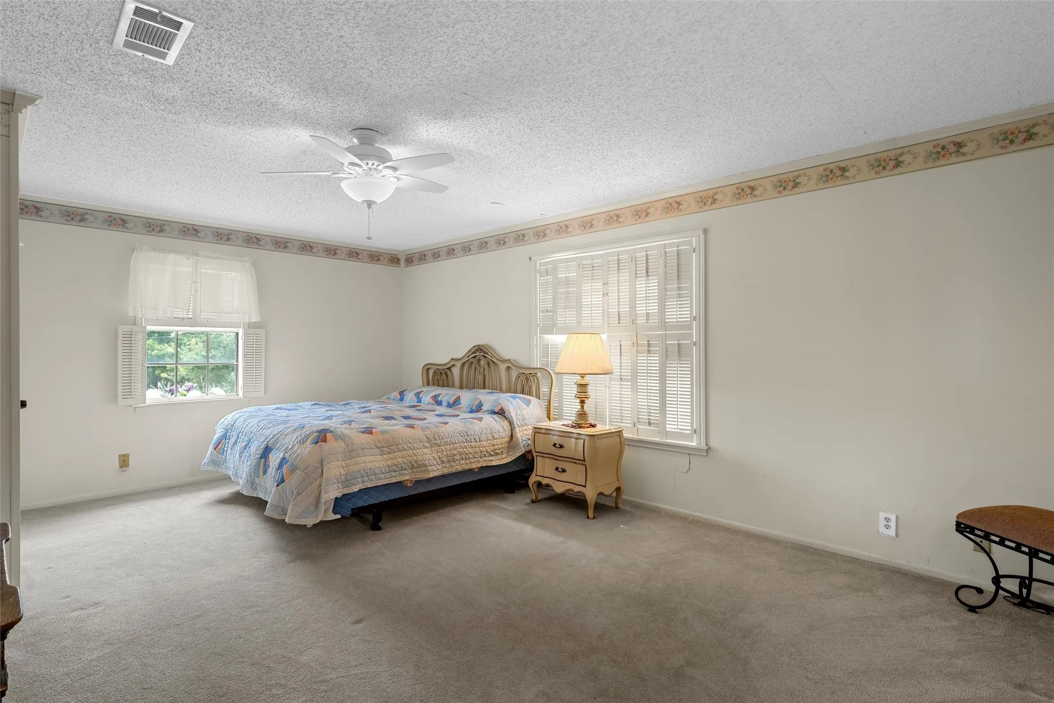 Single Family Residence For Sale in Falls County , 803 S Stallworth, Rosebud, Texas 76570, 3 Bedrooms, 3 Bathrooms, 2 Garage spaces, 2,106 Sqft, built in 1980, Price $450,000, mls#21280663, Real Estate Agent in Rosebud, Homes For Sale in Falls county, Homes For Sale in Rosebud, Realtor in Rosebud Texas, Real Estate Brokerage Independent Realty Texas, Luminita Cordes Realtor