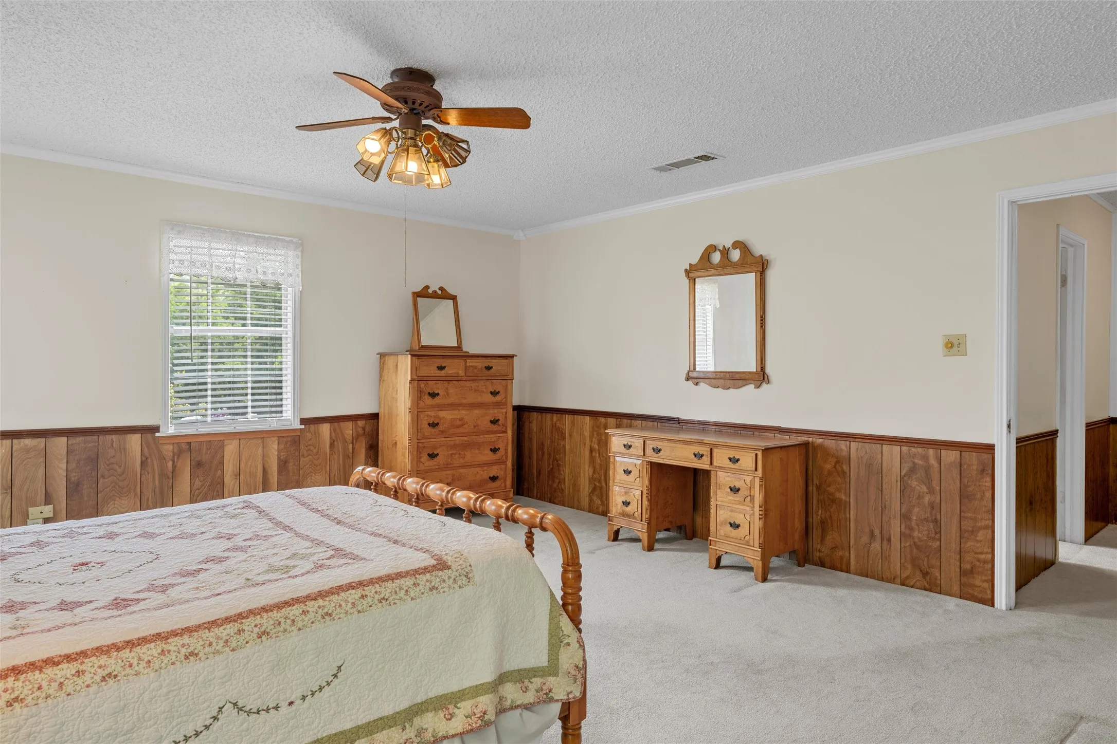 Single Family Residence For Sale in Falls County , 803 S Stallworth, Rosebud, Texas 76570, 3 Bedrooms, 3 Bathrooms, 2 Garage spaces, 2,106 Sqft, built in 1980, Price $450,000, mls#21280663, Real Estate Agent in Rosebud, Homes For Sale in Falls county, Homes For Sale in Rosebud, Realtor in Rosebud Texas, Real Estate Brokerage Independent Realty Texas, Luminita Cordes Realtor