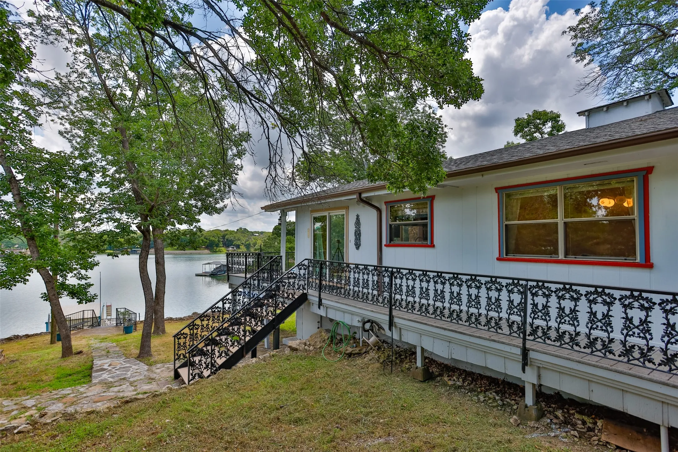Single Family Residence For Sale in Cooke County , 154 Parkview, Gainesville, Texas 76240, 3 Bedroom, 2 Bathroom, 4 Garage spaces, 1,848 Sqft, built in 1978, mls#21273907, Real Estate Agent in Gainesville, Homes For Sale in Cooke county, Homes For Sale in Gainesville, Realtor in Gainesville Texas, Real Estate Brokerage Independent Realty Texas, Luminita Cordes Realtor