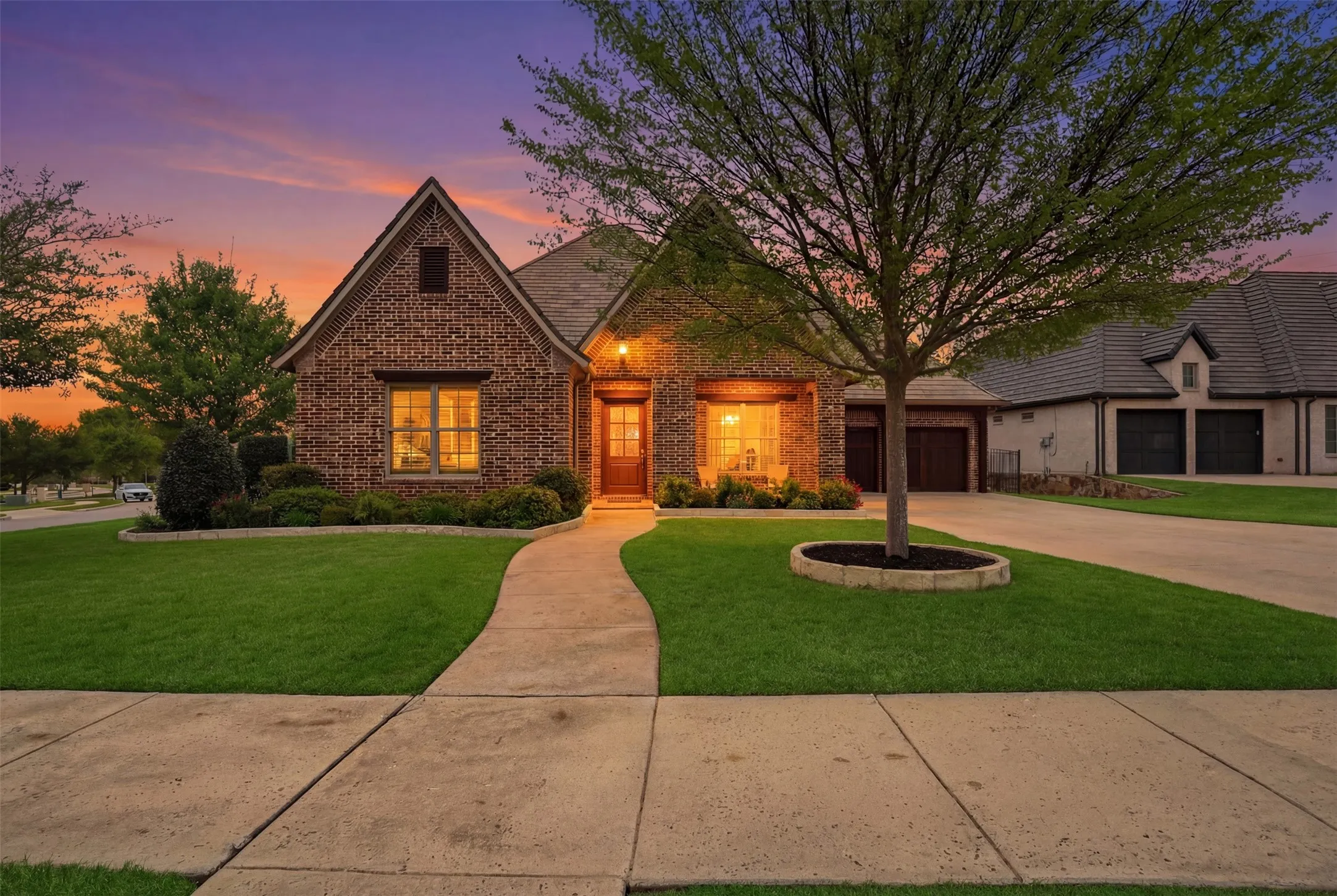 Single Family Residence For Sale in Tarrant County , 5301 Pradera Court, Benbrook, Texas 76126, 3 Bedroom, 3 Bathroom, 2 Garage spaces, 3,112 Sqft, built in 2016, mls#21281108, Real Estate Agent in Benbrook, Homes For Sale in Tarrant county, Homes For Sale in Benbrook, Realtor in Benbrook Texas, Real Estate Brokerage Independent Realty Texas, Luminita Cordes Realtor