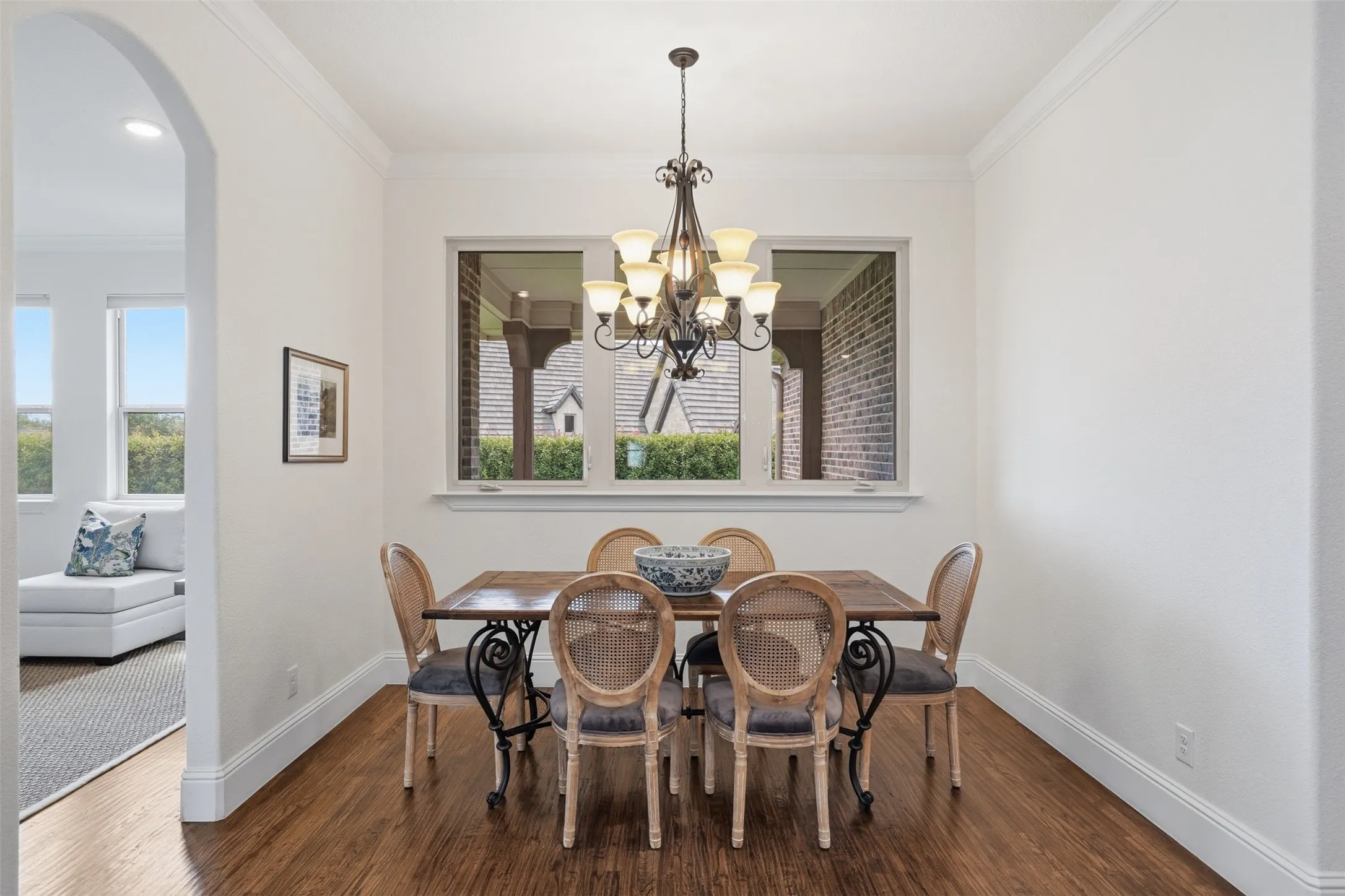 Single Family Residence For Sale in Tarrant County , 5301 Pradera Court, Benbrook, Texas 76126, 3 Bedroom, 3 Bathroom, 2 Garage spaces, 3,112 Sqft, built in 2016, mls#21281108, Real Estate Agent in Benbrook, Homes For Sale in Tarrant county, Homes For Sale in Benbrook, Realtor in Benbrook Texas, Real Estate Brokerage Independent Realty Texas, Luminita Cordes Realtor