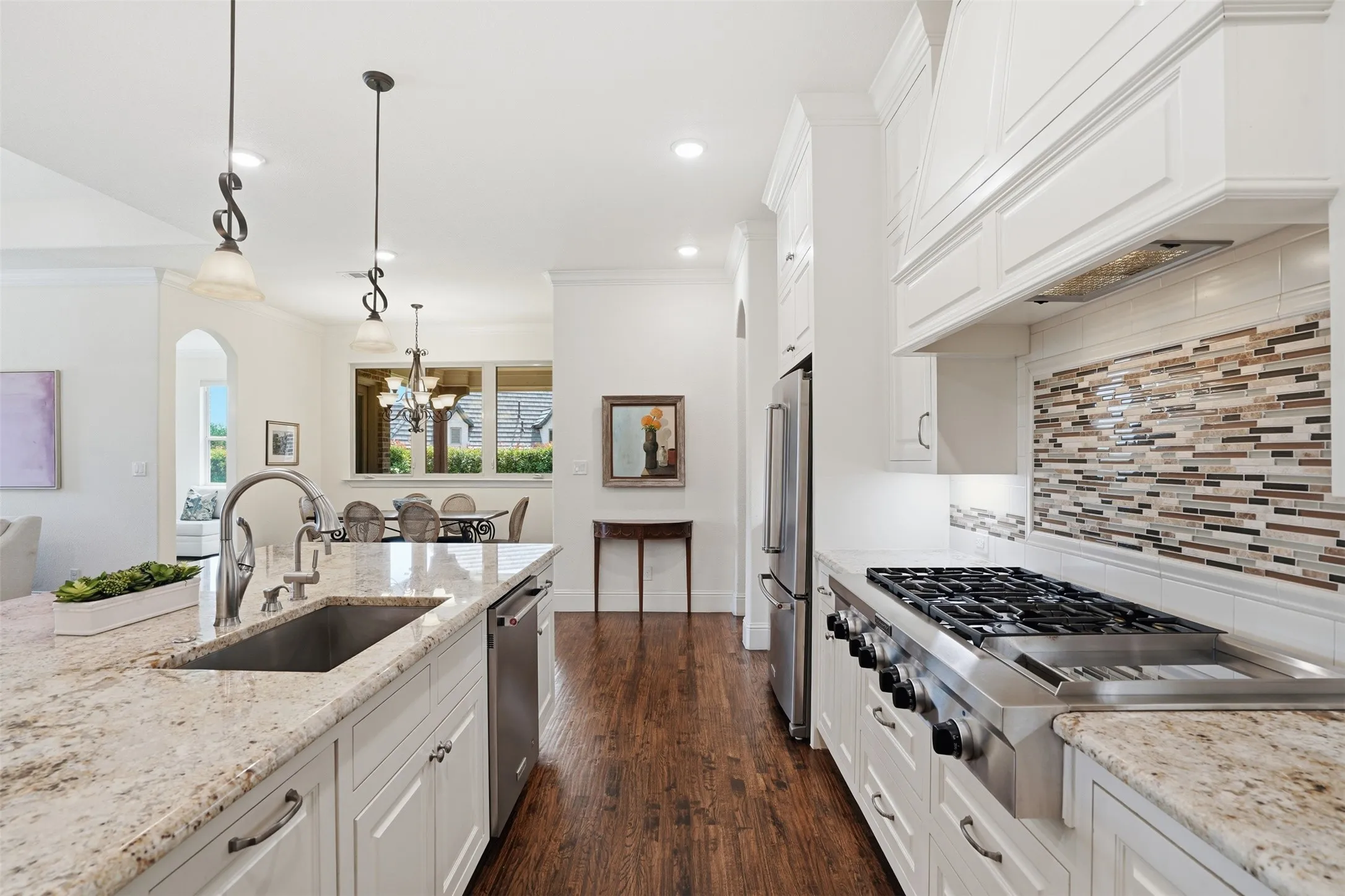Single Family Residence For Sale in Tarrant County , 5301 Pradera Court, Benbrook, Texas 76126, 3 Bedroom, 3 Bathroom, 2 Garage spaces, 3,112 Sqft, built in 2016, mls#21281108, Real Estate Agent in Benbrook, Homes For Sale in Tarrant county, Homes For Sale in Benbrook, Realtor in Benbrook Texas, Real Estate Brokerage Independent Realty Texas, Luminita Cordes Realtor