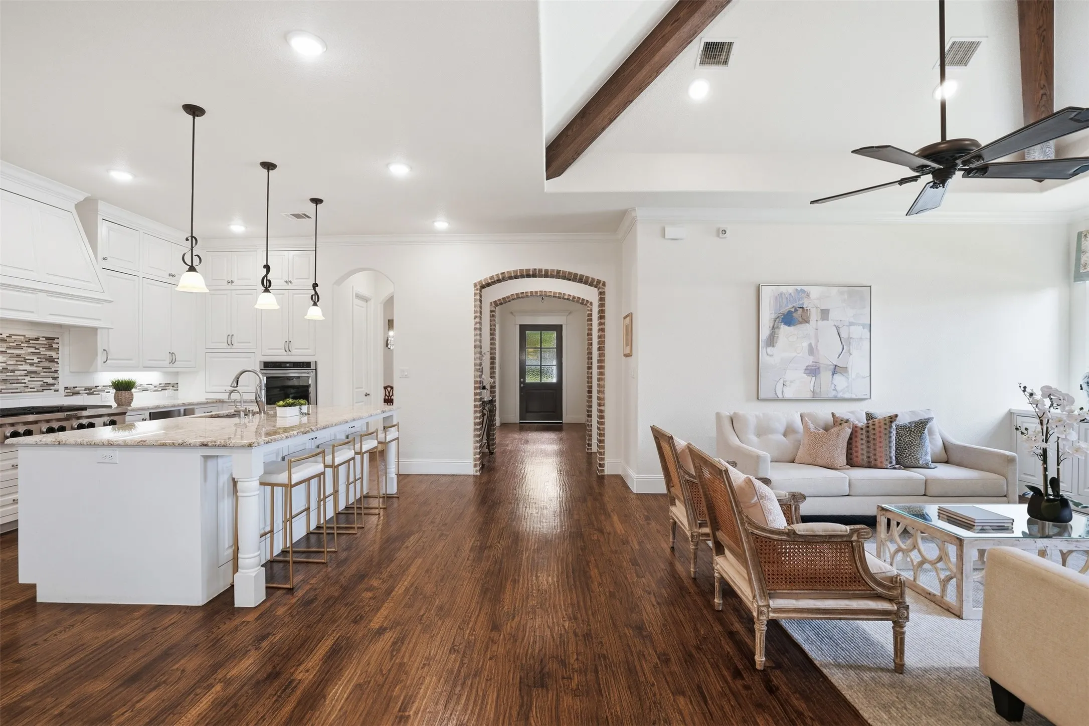 Single Family Residence For Sale in Tarrant County , 5301 Pradera Court, Benbrook, Texas 76126, 3 Bedroom, 3 Bathroom, 2 Garage spaces, 3,112 Sqft, built in 2016, mls#21281108, Real Estate Agent in Benbrook, Homes For Sale in Tarrant county, Homes For Sale in Benbrook, Realtor in Benbrook Texas, Real Estate Brokerage Independent Realty Texas, Luminita Cordes Realtor