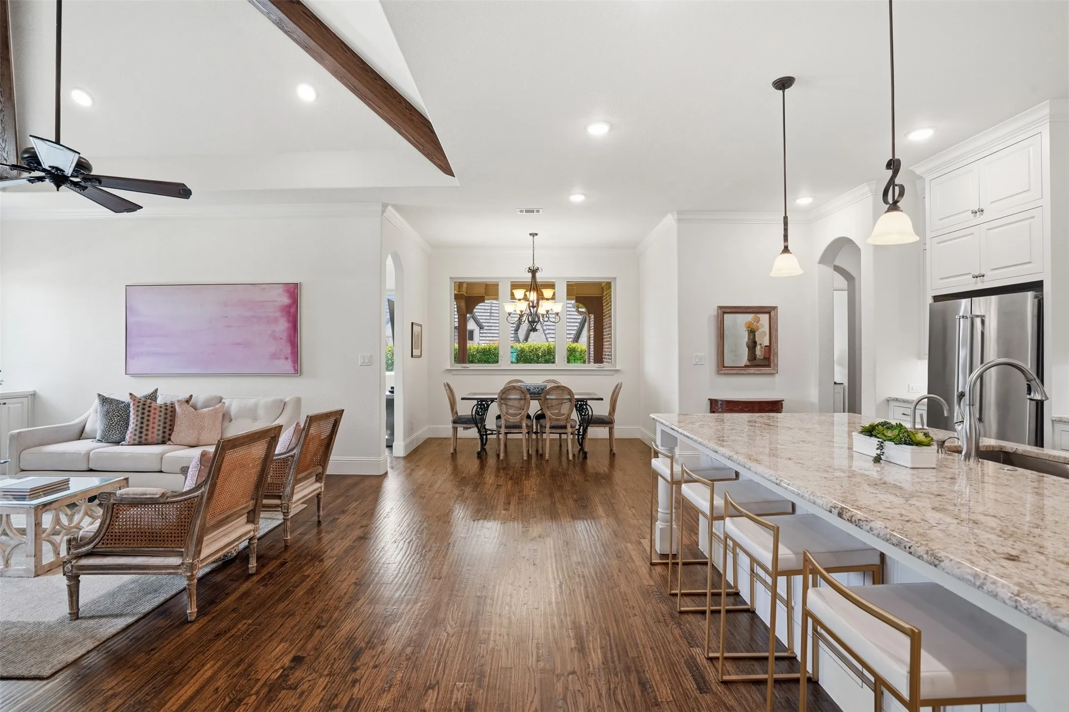Single Family Residence For Sale in Tarrant County , 5301 Pradera Court, Benbrook, Texas 76126, 3 Bedroom, 3 Bathroom, 2 Garage spaces, 3,112 Sqft, built in 2016, mls#21281108, Real Estate Agent in Benbrook, Homes For Sale in Tarrant county, Homes For Sale in Benbrook, Realtor in Benbrook Texas, Real Estate Brokerage Independent Realty Texas, Luminita Cordes Realtor