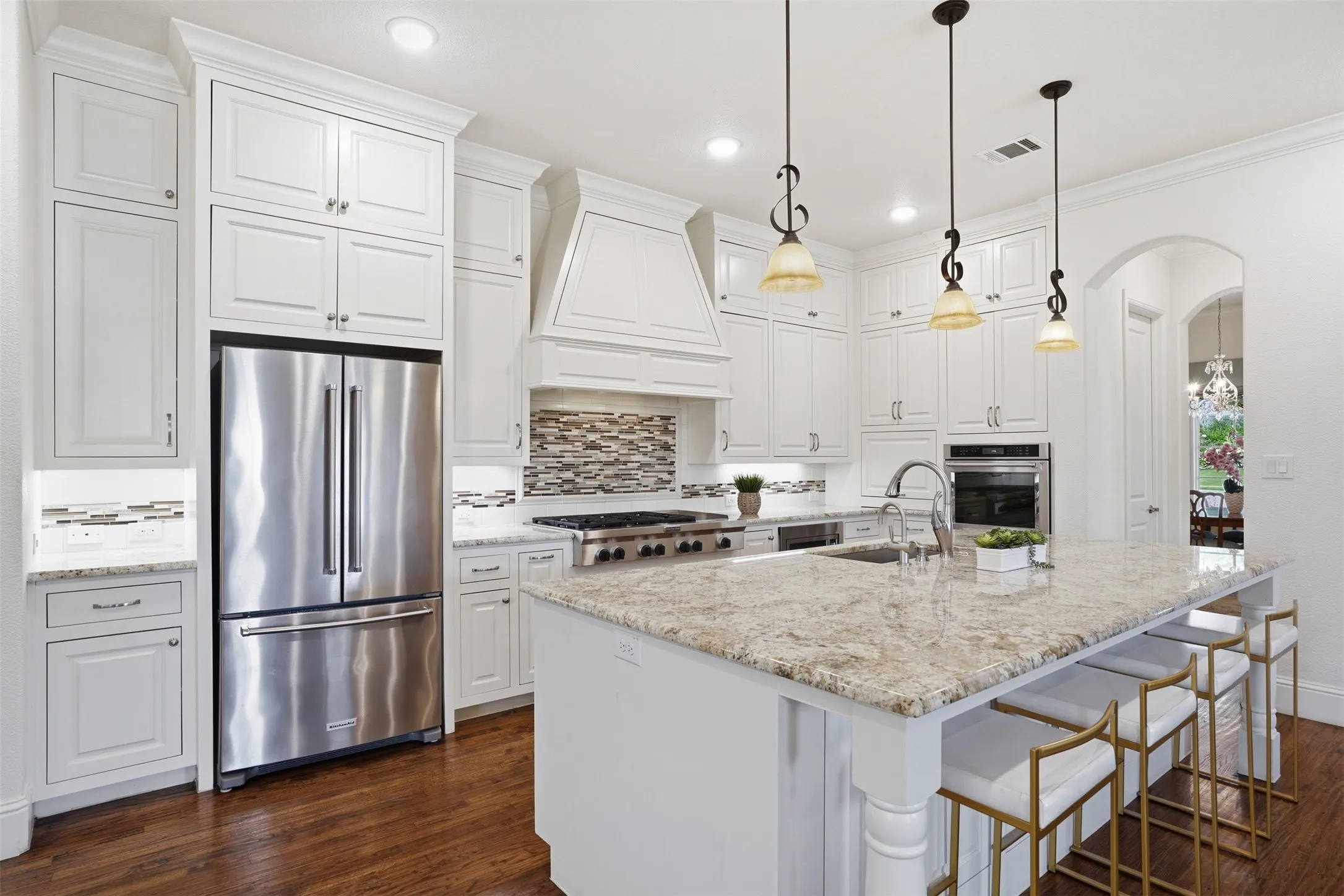Single Family Residence For Sale in Tarrant County , 5301 Pradera Court, Benbrook, Texas 76126, 3 Bedroom, 3 Bathroom, 2 Garage spaces, 3,112 Sqft, built in 2016, mls#21281108, Real Estate Agent in Benbrook, Homes For Sale in Tarrant county, Homes For Sale in Benbrook, Realtor in Benbrook Texas, Real Estate Brokerage Independent Realty Texas, Luminita Cordes Realtor