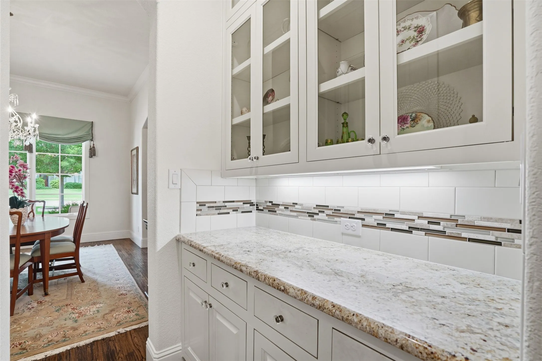 Single Family Residence For Sale in Tarrant County , 5301 Pradera Court, Benbrook, Texas 76126, 3 Bedroom, 3 Bathroom, 2 Garage spaces, 3,112 Sqft, built in 2016, mls#21281108, Real Estate Agent in Benbrook, Homes For Sale in Tarrant county, Homes For Sale in Benbrook, Realtor in Benbrook Texas, Real Estate Brokerage Independent Realty Texas, Luminita Cordes Realtor