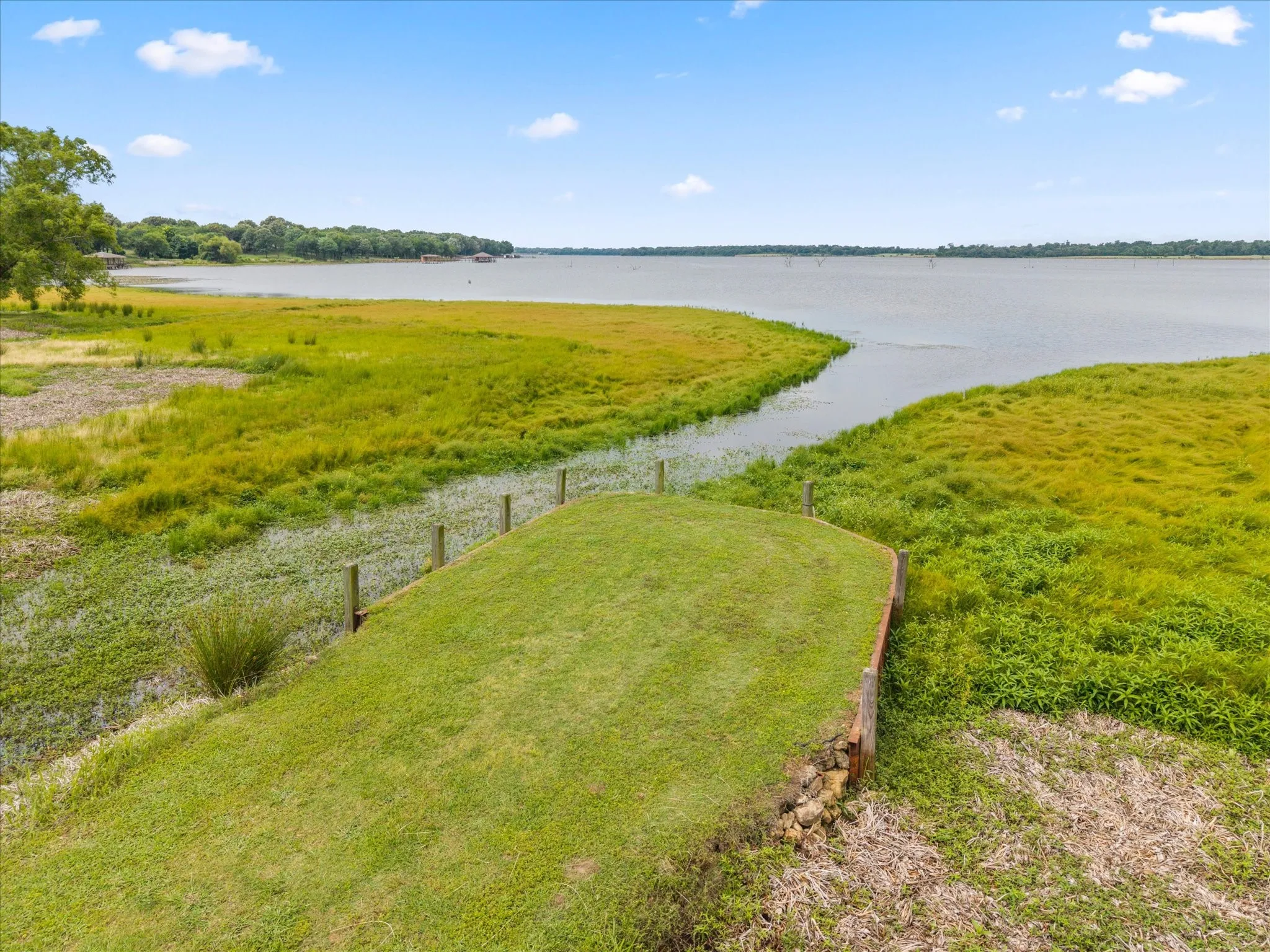 Single Family Residence For Sale in Wood County , 765 CR 1300, Yantis, Texas 75497, 3 Bedroom, 2 Bathroom, 3 Garage spaces, 2,466 Sqft, built in 2015, mls#21281129, Real Estate Agent in Yantis, Homes For Sale in Wood county, Homes For Sale in Yantis, Realtor in Yantis Texas, Real Estate Brokerage Independent Realty Texas, Luminita Cordes Realtor