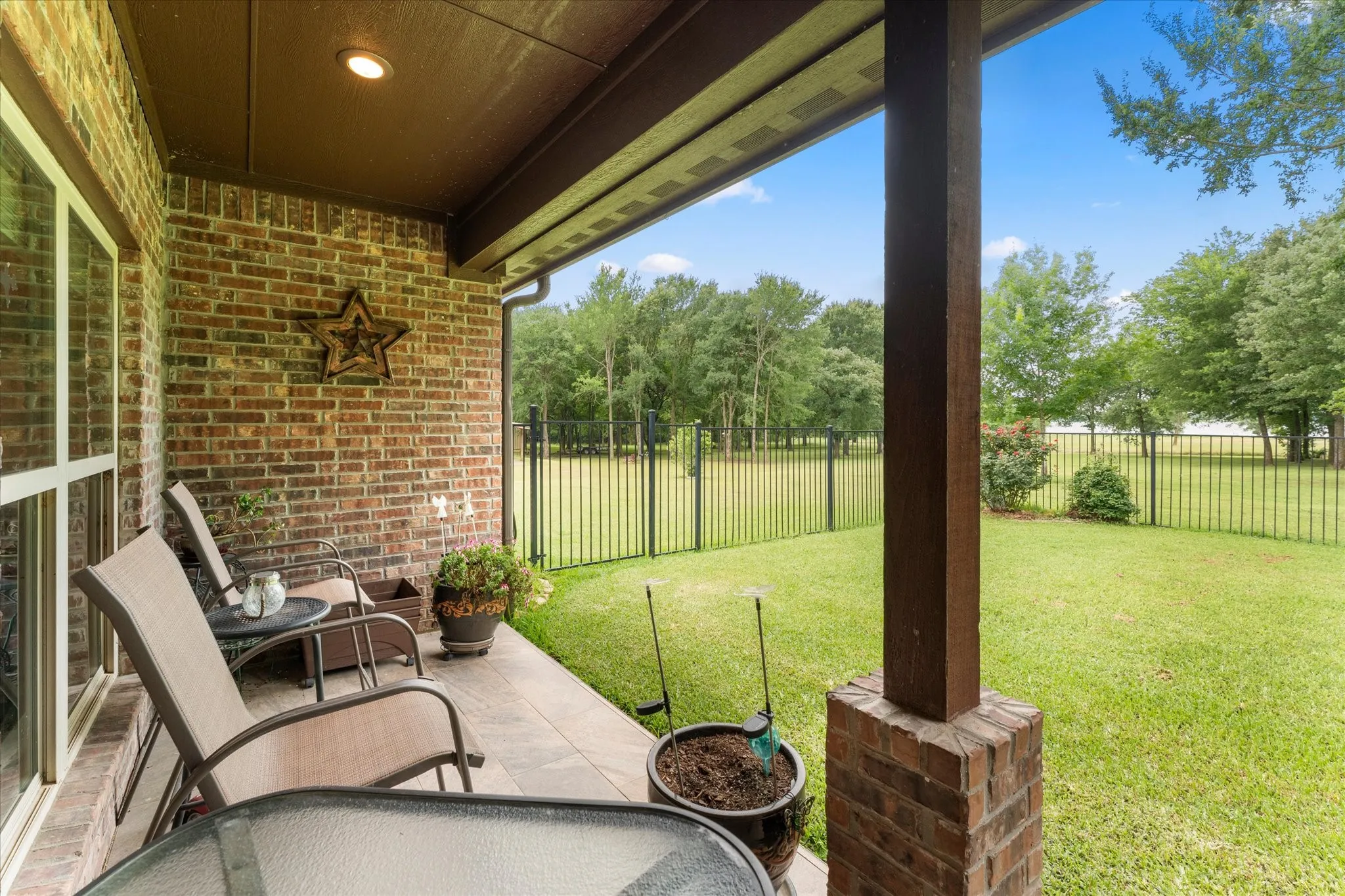 Single Family Residence For Sale in Wood County , 765 CR 1300, Yantis, Texas 75497, 3 Bedroom, 2 Bathroom, 3 Garage spaces, 2,466 Sqft, built in 2015, mls#21281129, Real Estate Agent in Yantis, Homes For Sale in Wood county, Homes For Sale in Yantis, Realtor in Yantis Texas, Real Estate Brokerage Independent Realty Texas, Luminita Cordes Realtor
