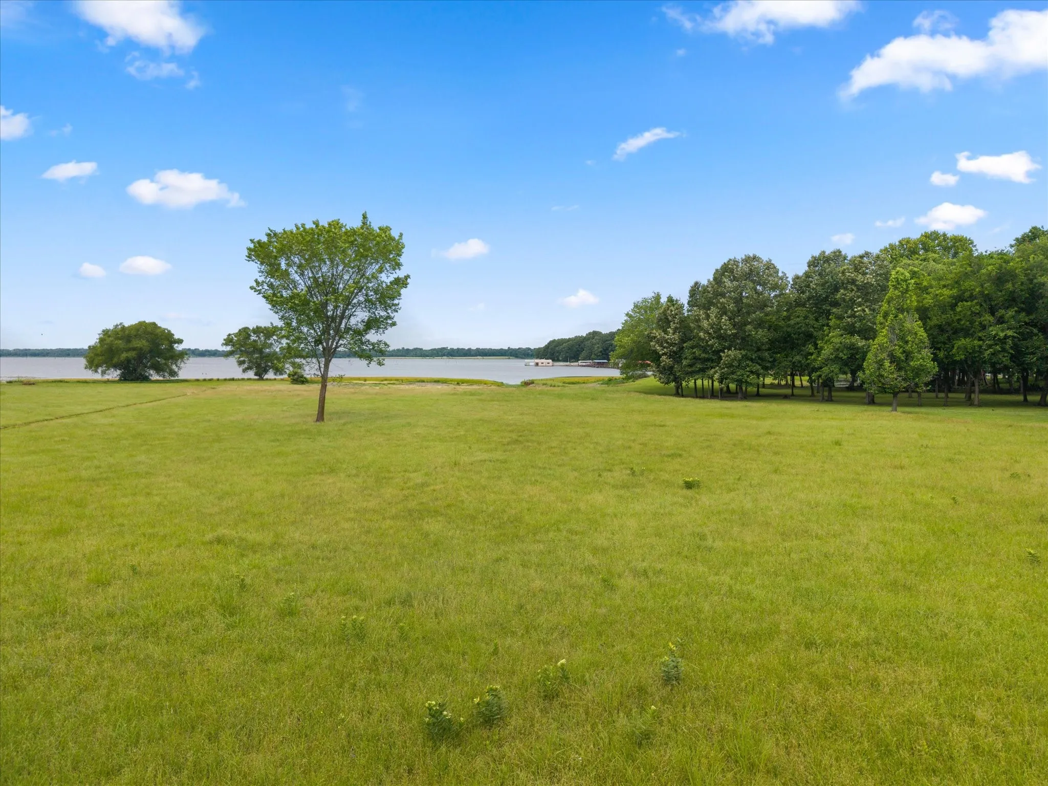 Single Family Residence For Sale in Wood County , 765 CR 1300, Yantis, Texas 75497, 3 Bedroom, 2 Bathroom, 3 Garage spaces, 2,466 Sqft, built in 2015, mls#21281129, Real Estate Agent in Yantis, Homes For Sale in Wood county, Homes For Sale in Yantis, Realtor in Yantis Texas, Real Estate Brokerage Independent Realty Texas, Luminita Cordes Realtor