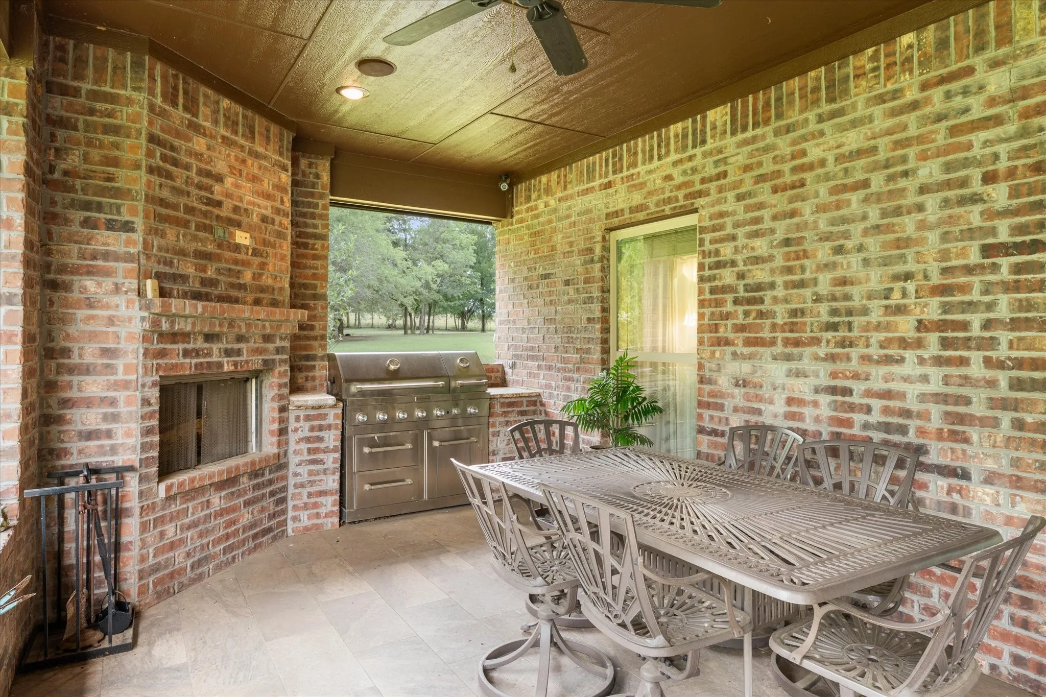 Single Family Residence For Sale in Wood County , 765 CR 1300, Yantis, Texas 75497, 3 Bedroom, 2 Bathroom, 3 Garage spaces, 2,466 Sqft, built in 2015, mls#21281129, Real Estate Agent in Yantis, Homes For Sale in Wood county, Homes For Sale in Yantis, Realtor in Yantis Texas, Real Estate Brokerage Independent Realty Texas, Luminita Cordes Realtor
