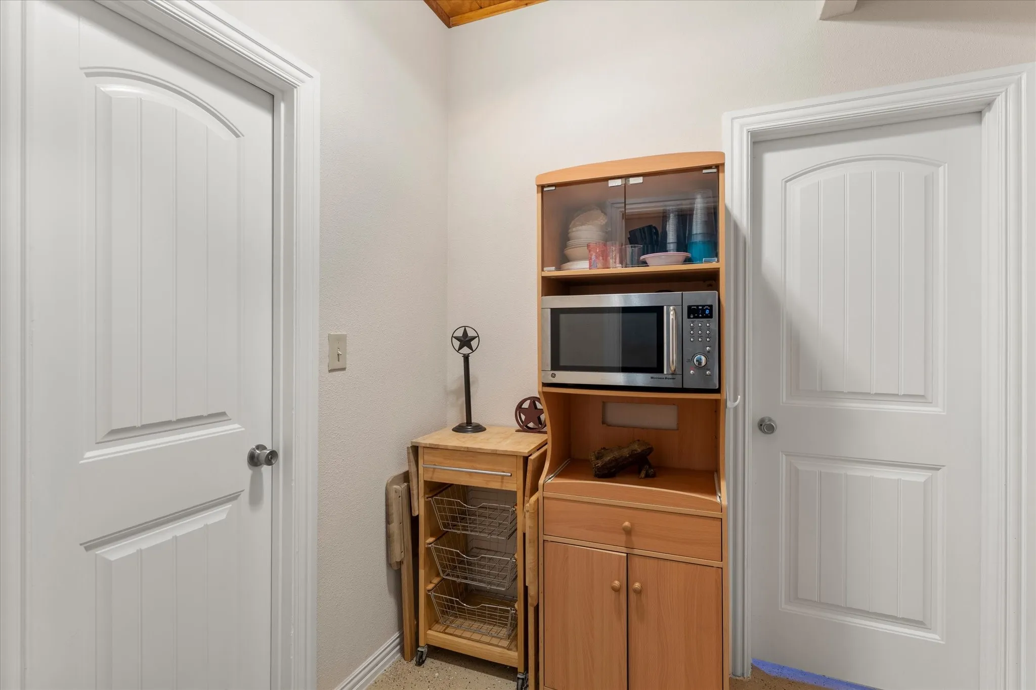 Single Family Residence For Sale in Wood County , 765 CR 1300, Yantis, Texas 75497, 3 Bedroom, 2 Bathroom, 3 Garage spaces, 2,466 Sqft, built in 2015, mls#21281129, Real Estate Agent in Yantis, Homes For Sale in Wood county, Homes For Sale in Yantis, Realtor in Yantis Texas, Real Estate Brokerage Independent Realty Texas, Luminita Cordes Realtor