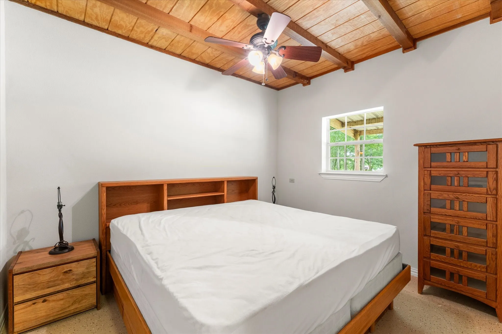Single Family Residence For Sale in Wood County , 765 CR 1300, Yantis, Texas 75497, 3 Bedroom, 2 Bathroom, 3 Garage spaces, 2,466 Sqft, built in 2015, mls#21281129, Real Estate Agent in Yantis, Homes For Sale in Wood county, Homes For Sale in Yantis, Realtor in Yantis Texas, Real Estate Brokerage Independent Realty Texas, Luminita Cordes Realtor