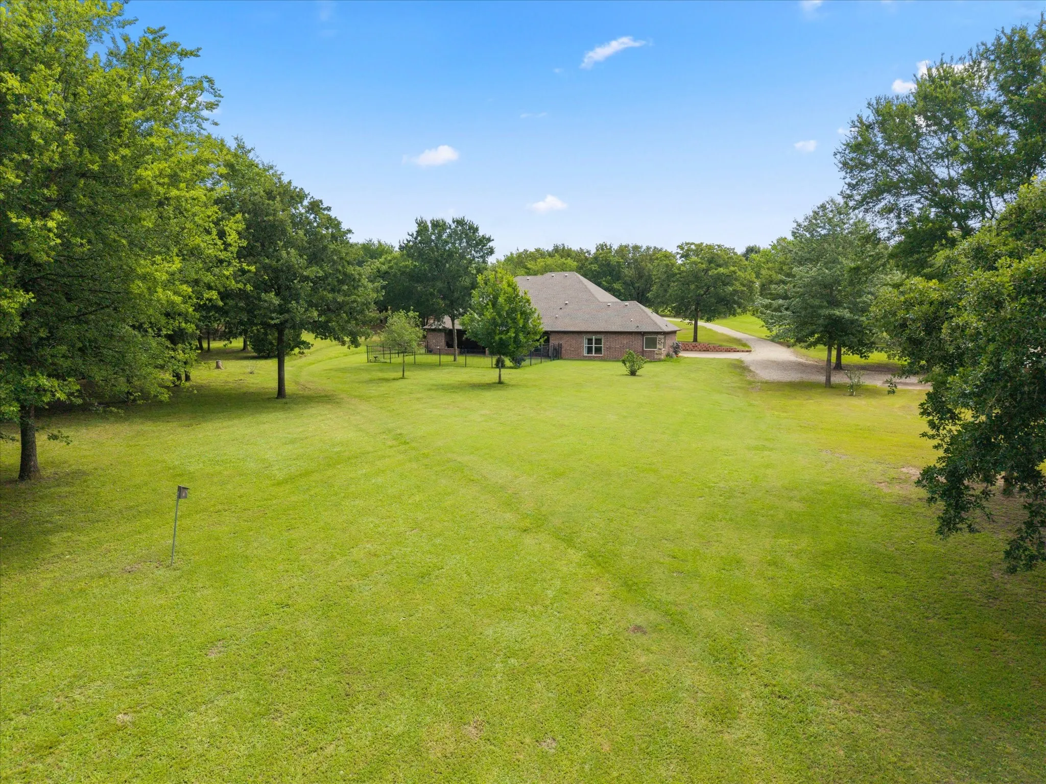 Single Family Residence For Sale in Wood County , 765 CR 1300, Yantis, Texas 75497, 3 Bedroom, 2 Bathroom, 3 Garage spaces, 2,466 Sqft, built in 2015, mls#21281129, Real Estate Agent in Yantis, Homes For Sale in Wood county, Homes For Sale in Yantis, Realtor in Yantis Texas, Real Estate Brokerage Independent Realty Texas, Luminita Cordes Realtor
