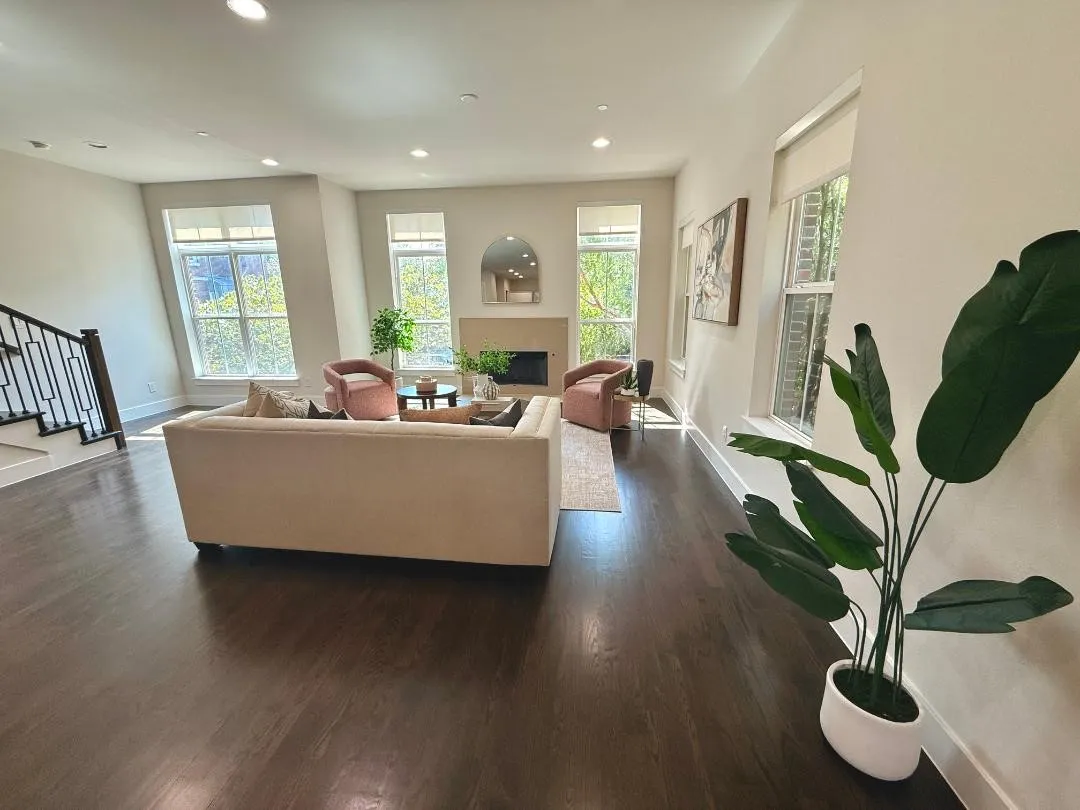 Townhouse For Sale in Dallas County , 7700 Eastern Avenue 401, Dallas, Texas 75209, 3 Bedroom, 4 Bathroom, 2 Garage spaces, 2,917 Sqft, built in 2016, mls#21280379, Real Estate Agent in Dallas, Homes For Sale in Dallas county, Homes For Sale in Dallas, Realtor in Dallas Texas, Real Estate Brokerage Independent Realty Texas, Luminita Cordes Realtor