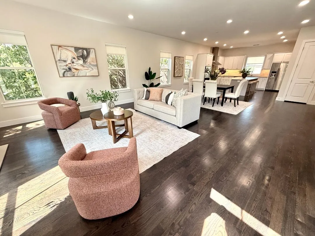 Townhouse For Sale in Dallas County , 7700 Eastern Avenue 401, Dallas, Texas 75209, 3 Bedroom, 4 Bathroom, 2 Garage spaces, 2,917 Sqft, built in 2016, mls#21280379, Real Estate Agent in Dallas, Homes For Sale in Dallas county, Homes For Sale in Dallas, Realtor in Dallas Texas, Real Estate Brokerage Independent Realty Texas, Luminita Cordes Realtor