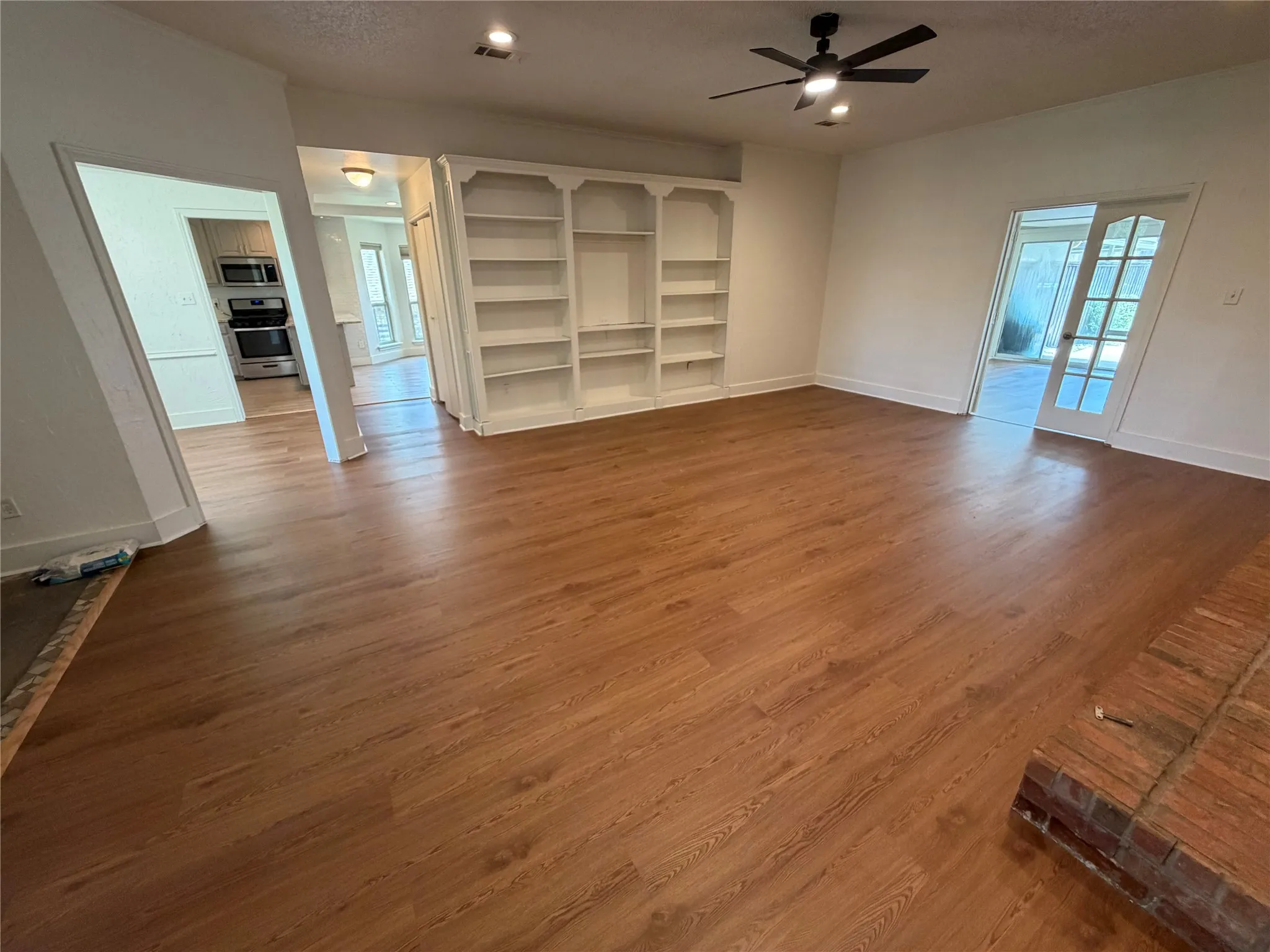 Single Family Residence For Rent in Dallas County , 4909 Van Ness Street, Garland, Texas 75043, 3 Bedroom, 2 Bathroom, Garage spaces, 1,944 Sqft, built in 1986, mls#21281142, Real Estate Agent in Garland, Homes For Rent in Dallas county, Homes For Rent in Garland, Realtor in Garland Texas, Real Estate Brokerage Independent Realty Texas, Luminita Cordes Realtor
