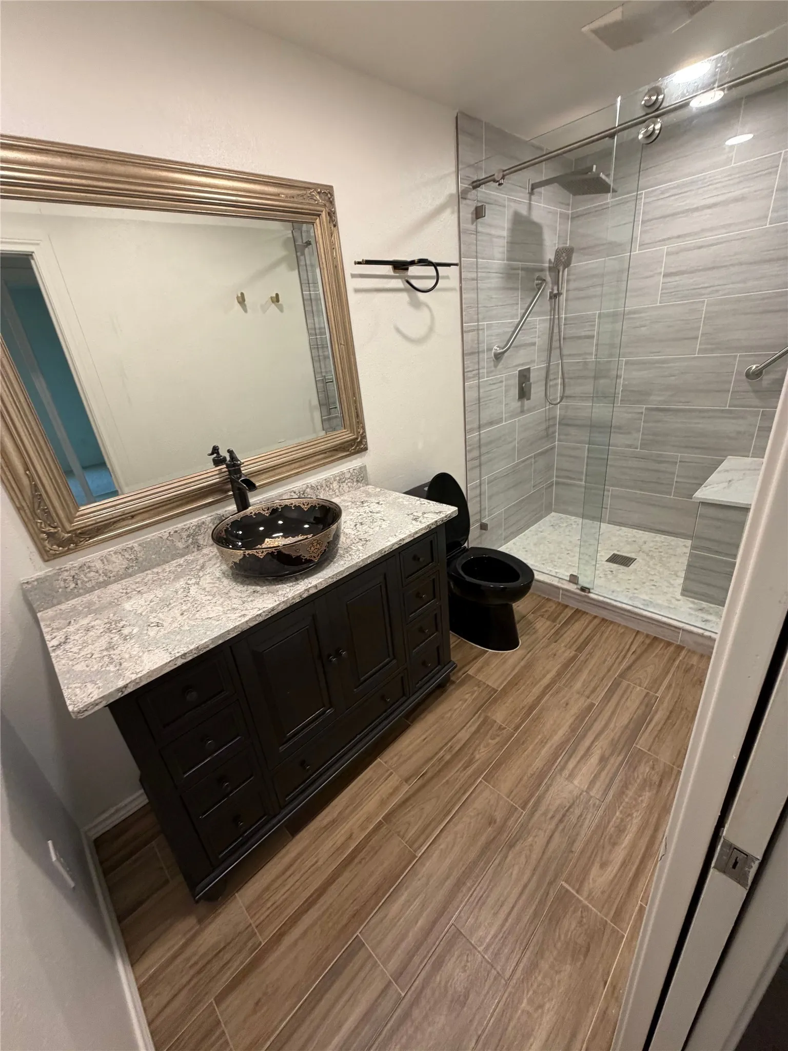 Single Family Residence For Rent in Dallas County , 4909 Van Ness Street, Garland, Texas 75043, 3 Bedroom, 2 Bathroom, Garage spaces, 1,944 Sqft, built in 1986, mls#21281142, Real Estate Agent in Garland, Homes For Rent in Dallas county, Homes For Rent in Garland, Realtor in Garland Texas, Real Estate Brokerage Independent Realty Texas, Luminita Cordes Realtor