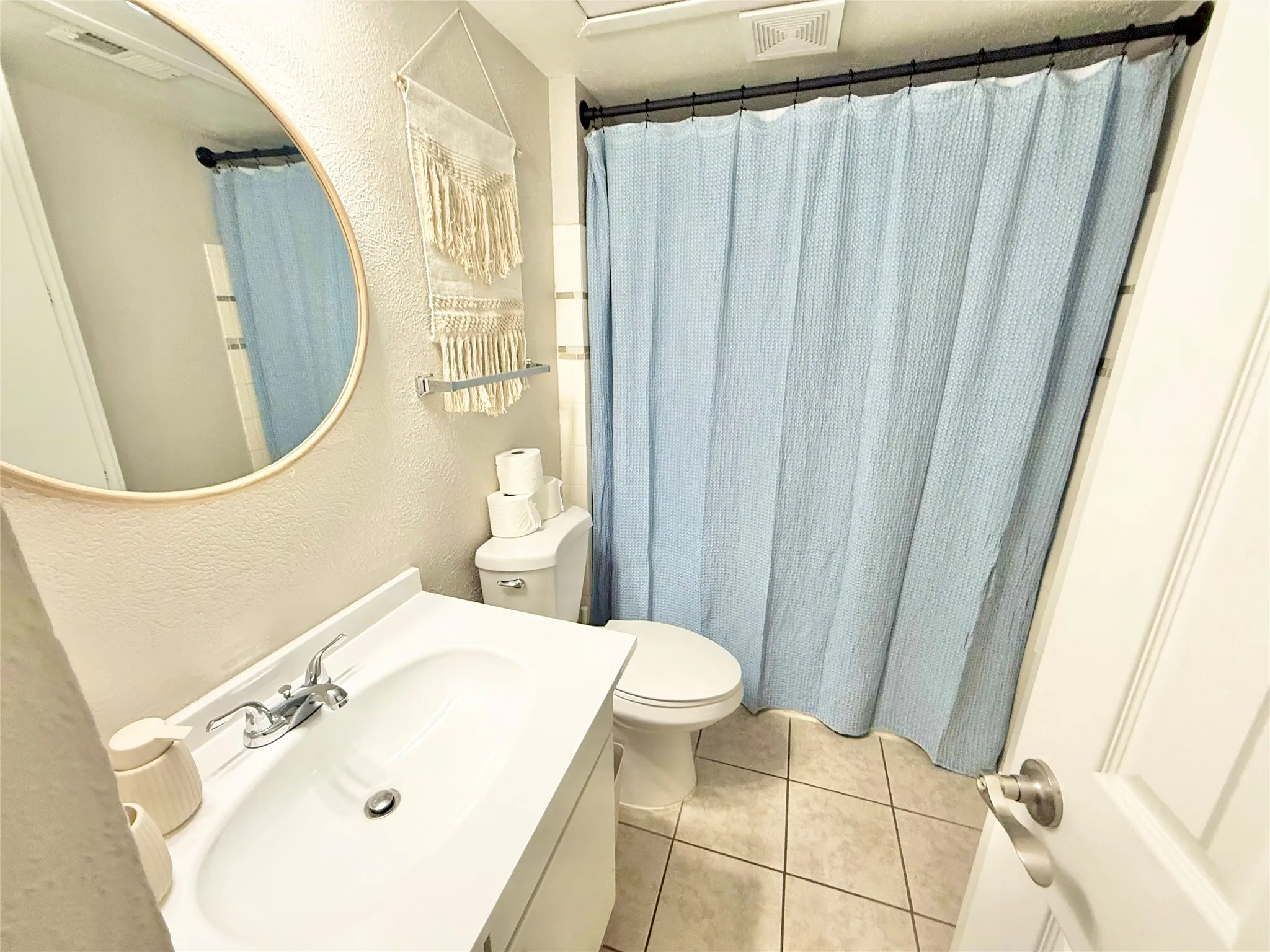 Townhouse For Sale in Grayson County , 1905 W Morton Street 19, Denison, Texas 75020, 2 Bedroom, 2 Bathroom, Garage spaces, 1,008 Sqft, built in 1962, Price $138,500, mls#21281143, Real Estate Agent in Denison, Homes For Sale in Grayson county, Homes For Sale in Denison, Realtor in Denison Texas, Real Estate Brokerage Independent Realty Texas, Luminita Cordes Realtor