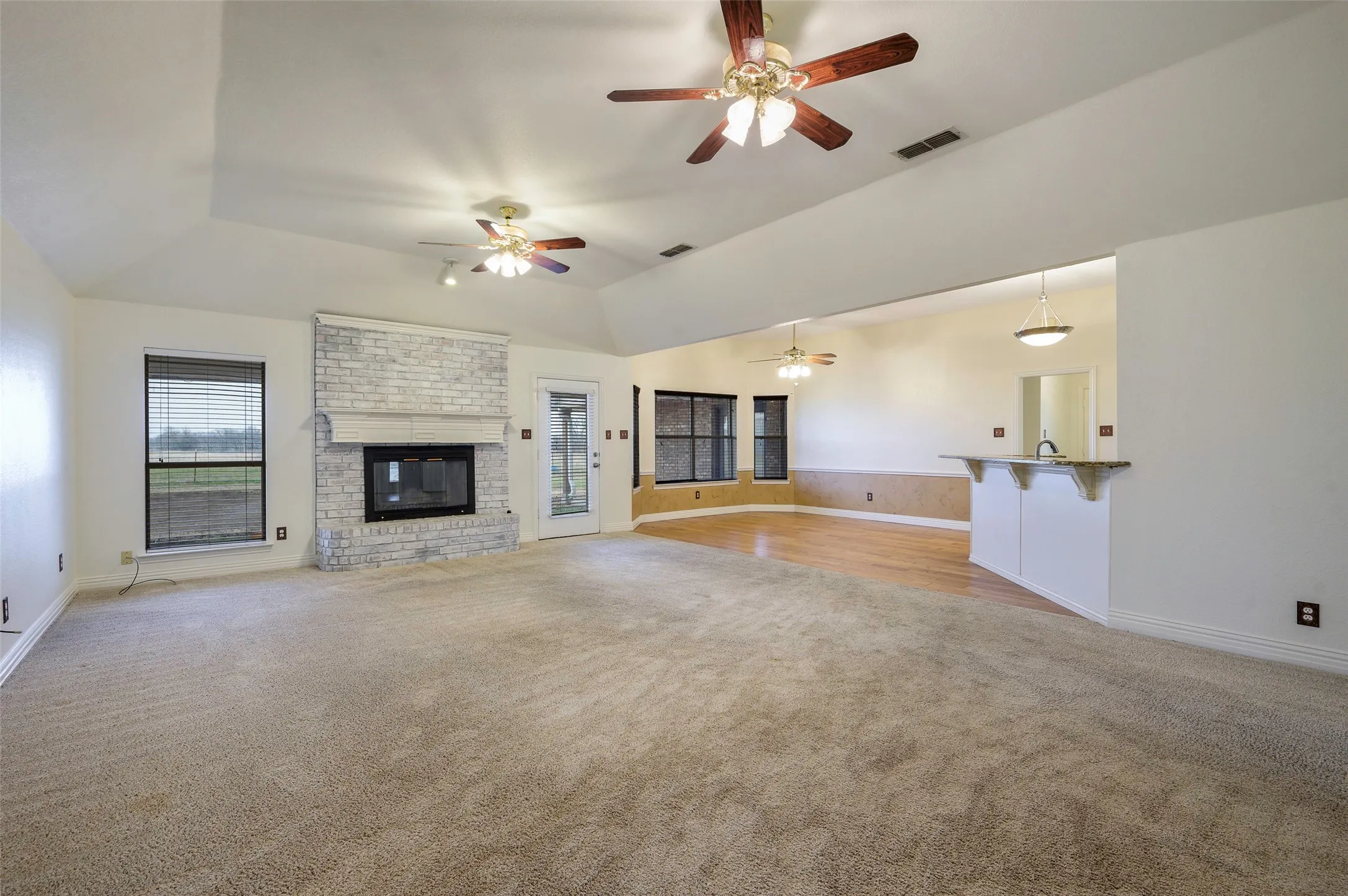 Single Family Residence For Sale in Denton County , 11278 Jackson Road, Krum, Texas 76249, 3 Bedrooms, 3 Bathrooms, 2 Garage spaces, 2,379 Sqft, built in 1995, Price $949,000, mls#21281145, Real Estate Agent in Krum, Homes For Sale in Denton county, Homes For Sale in Krum, Realtor in Krum Texas, Real Estate Brokerage Independent Realty Texas, Luminita Cordes Realtor