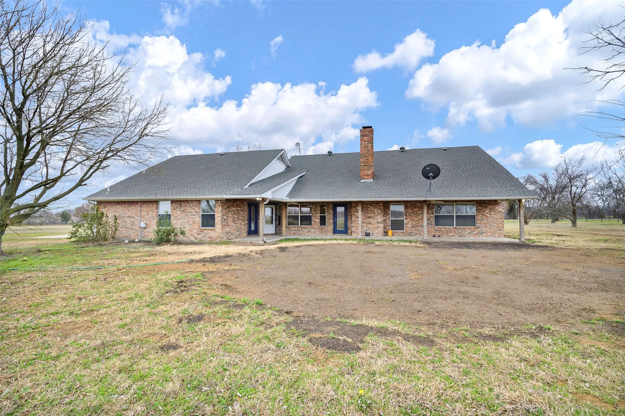 Single Family Residence For Sale in Denton County , 11278 Jackson Road, Krum, Texas 76249, 3 Bedrooms, 3 Bathrooms, 2 Garage spaces, 2,379 Sqft, built in 1995, Price $949,000, mls#21281145, Real Estate Agent in Krum, Homes For Sale in Denton county, Homes For Sale in Krum, Realtor in Krum Texas, Real Estate Brokerage Independent Realty Texas, Luminita Cordes Realtor