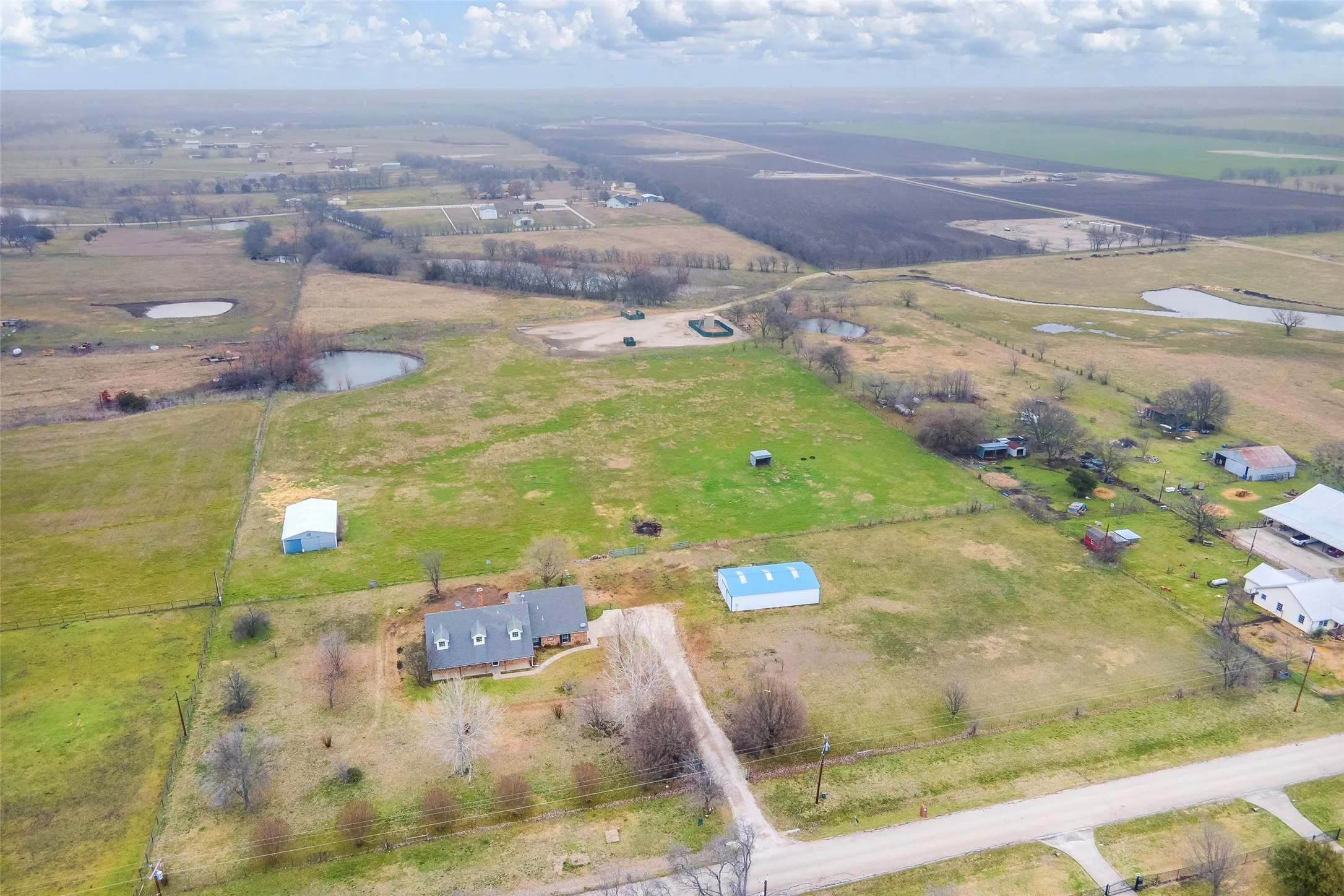 Single Family Residence For Sale in Denton County , 11278 Jackson Road, Krum, Texas 76249, 3 Bedrooms, 3 Bathrooms, 2 Garage spaces, 2,379 Sqft, built in 1995, Price $949,000, mls#21281145, Real Estate Agent in Krum, Homes For Sale in Denton county, Homes For Sale in Krum, Realtor in Krum Texas, Real Estate Brokerage Independent Realty Texas, Luminita Cordes Realtor