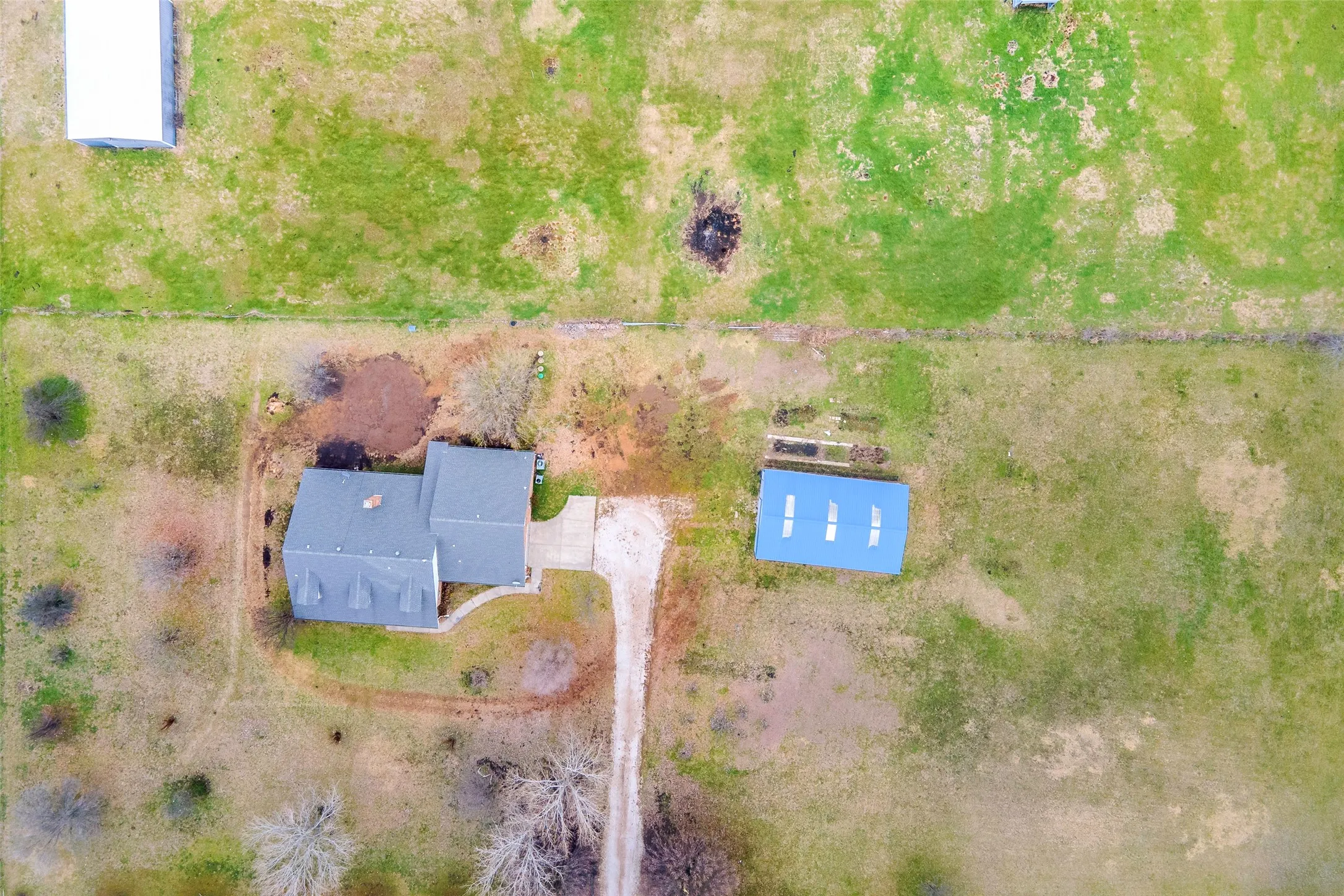 Single Family Residence For Sale in Denton County , 11278 Jackson Road, Krum, Texas 76249, 3 Bedrooms, 3 Bathrooms, 2 Garage spaces, 2,379 Sqft, built in 1995, Price $949,000, mls#21281145, Real Estate Agent in Krum, Homes For Sale in Denton county, Homes For Sale in Krum, Realtor in Krum Texas, Real Estate Brokerage Independent Realty Texas, Luminita Cordes Realtor