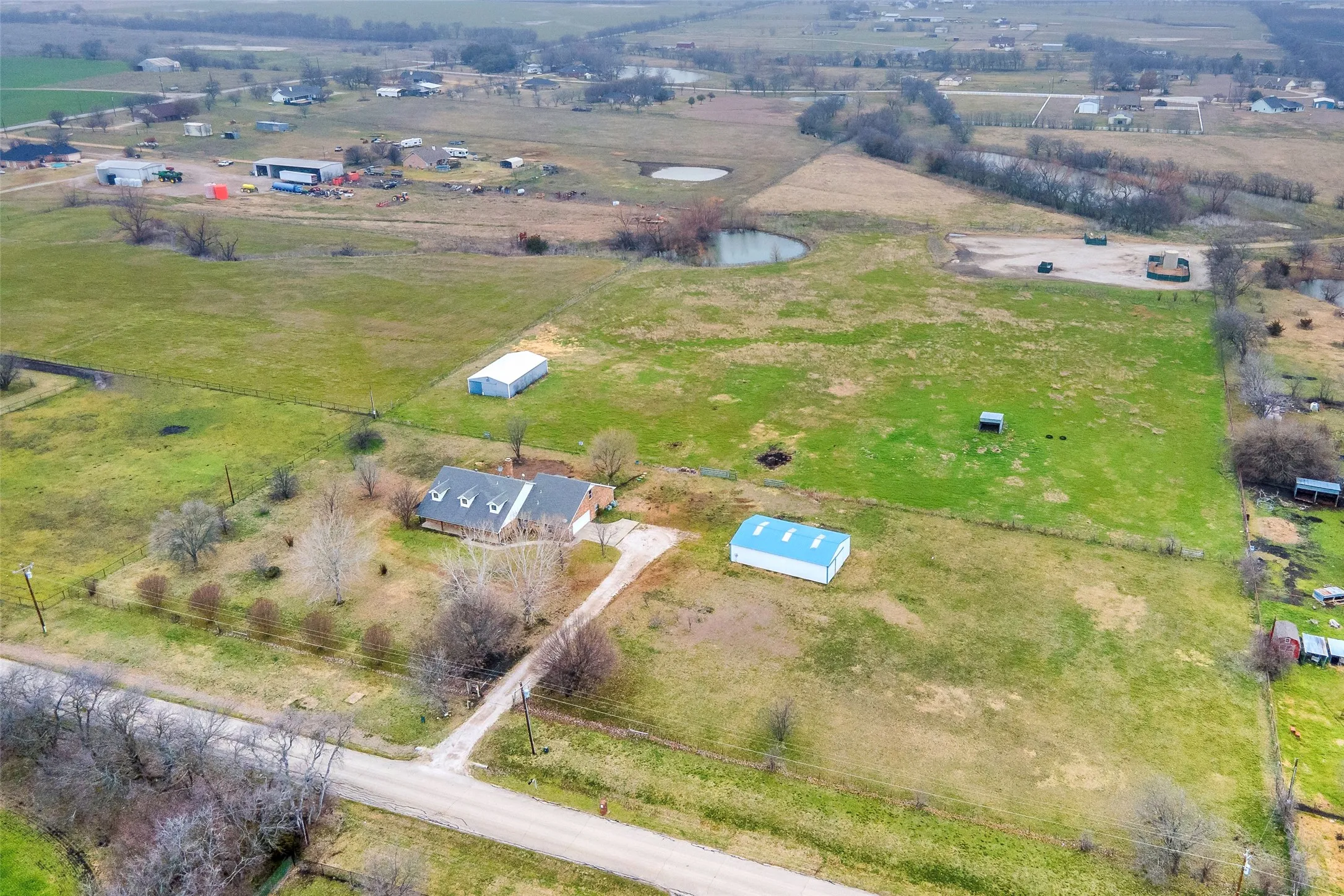 Single Family Residence For Sale in Denton County , 11278 Jackson Road, Krum, Texas 76249, 3 Bedrooms, 3 Bathrooms, 2 Garage spaces, 2,379 Sqft, built in 1995, Price $949,000, mls#21281145, Real Estate Agent in Krum, Homes For Sale in Denton county, Homes For Sale in Krum, Realtor in Krum Texas, Real Estate Brokerage Independent Realty Texas, Luminita Cordes Realtor
