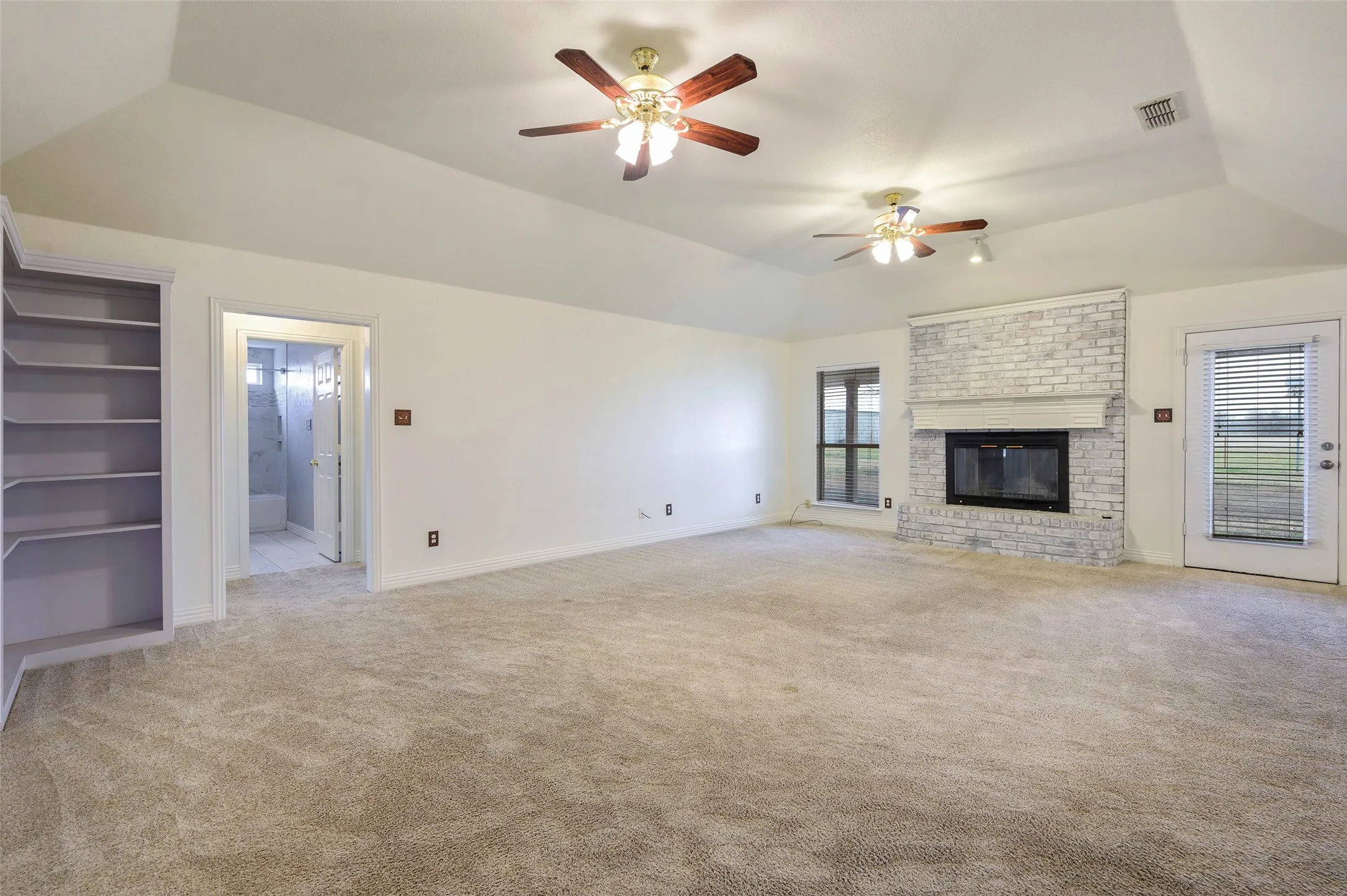 Single Family Residence For Sale in Denton County , 11278 Jackson Road, Krum, Texas 76249, 3 Bedrooms, 3 Bathrooms, 2 Garage spaces, 2,379 Sqft, built in 1995, Price $949,000, mls#21281145, Real Estate Agent in Krum, Homes For Sale in Denton county, Homes For Sale in Krum, Realtor in Krum Texas, Real Estate Brokerage Independent Realty Texas, Luminita Cordes Realtor