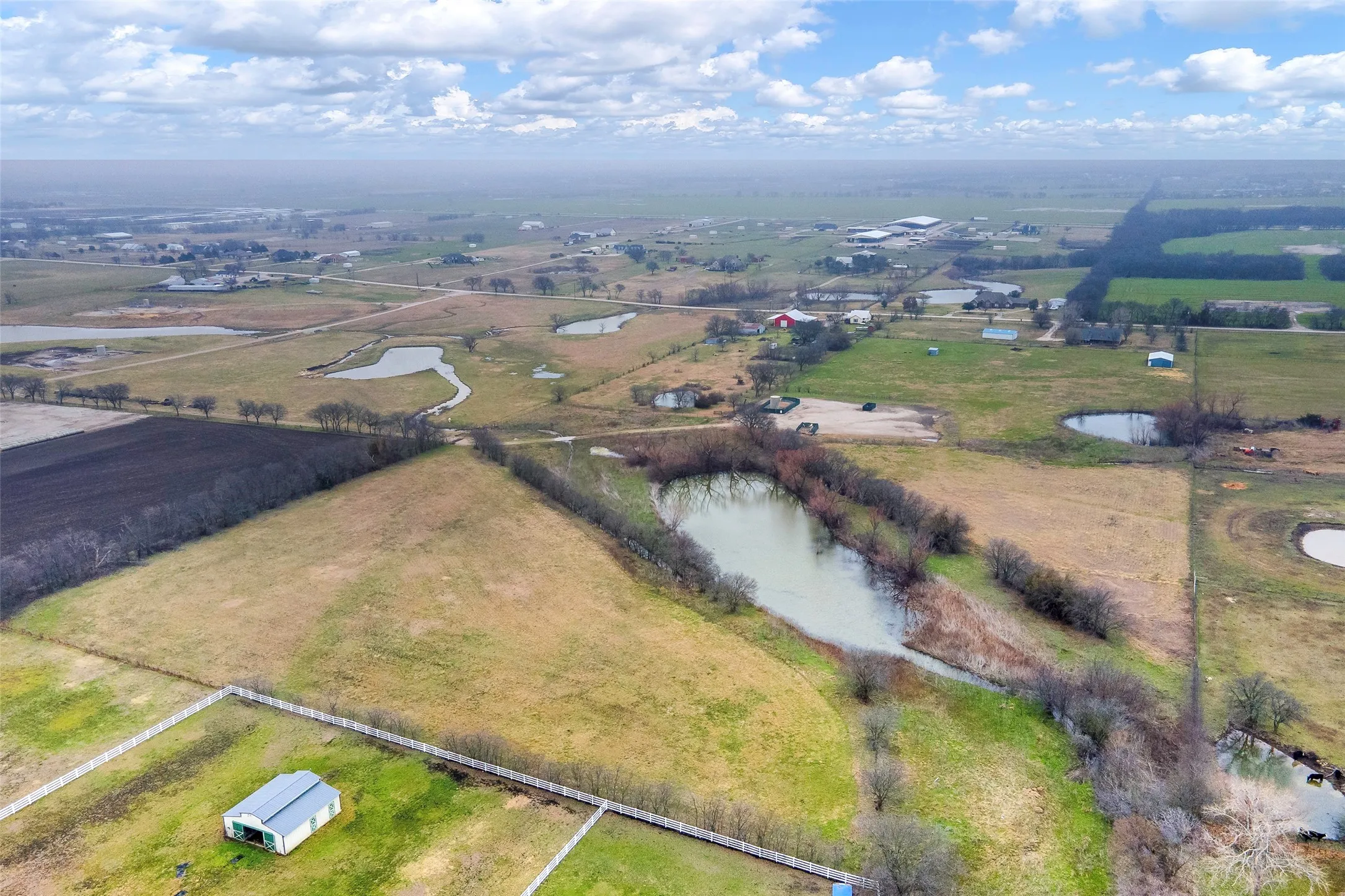 Single Family Residence For Sale in Denton County , 11278 Jackson Road, Krum, Texas 76249, 3 Bedrooms, 3 Bathrooms, 2 Garage spaces, 2,379 Sqft, built in 1995, Price $949,000, mls#21281145, Real Estate Agent in Krum, Homes For Sale in Denton county, Homes For Sale in Krum, Realtor in Krum Texas, Real Estate Brokerage Independent Realty Texas, Luminita Cordes Realtor