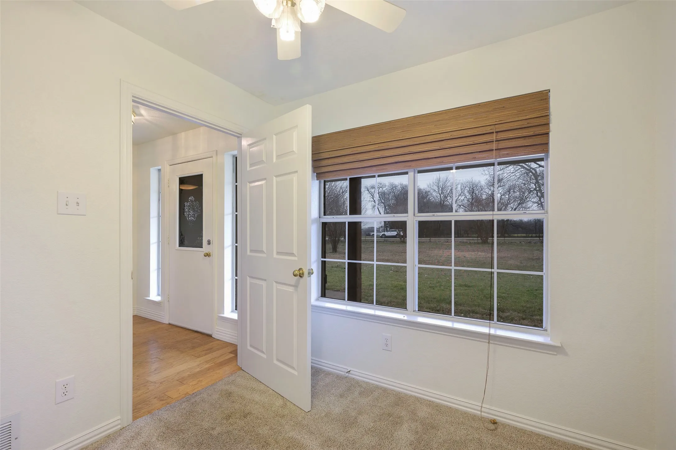Single Family Residence For Sale in Denton County , 11278 Jackson Road, Krum, Texas 76249, 3 Bedrooms, 3 Bathrooms, 2 Garage spaces, 2,379 Sqft, built in 1995, Price $949,000, mls#21281145, Real Estate Agent in Krum, Homes For Sale in Denton county, Homes For Sale in Krum, Realtor in Krum Texas, Real Estate Brokerage Independent Realty Texas, Luminita Cordes Realtor