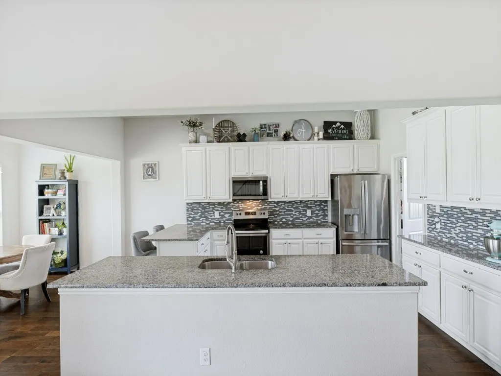 Single Family Residence For Sale in Collin County , 3110 County Road 222, Anna, Texas 75409, 4 Bedroom, 3 Bathroom, 2 Garage spaces, 2,640 Sqft, built in 2018, mls#21273606, Real Estate Agent in Anna, Homes For Sale in Collin county, Homes For Sale in Anna, Realtor in Anna Texas, Real Estate Brokerage Independent Realty Texas, Luminita Cordes Realtor