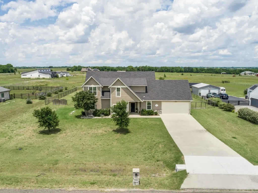 Single Family Residence For Sale in Collin County , 3110 County Road 222, Anna, Texas 75409, 4 Bedroom, 3 Bathroom, 2 Garage spaces, 2,640 Sqft, built in 2018, mls#21273606, Real Estate Agent in Anna, Homes For Sale in Collin county, Homes For Sale in Anna, Realtor in Anna Texas, Real Estate Brokerage Independent Realty Texas, Luminita Cordes Realtor