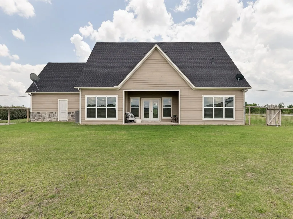 Single Family Residence For Sale in Collin County , 3110 County Road 222, Anna, Texas 75409, 4 Bedroom, 3 Bathroom, 2 Garage spaces, 2,640 Sqft, built in 2018, mls#21273606, Real Estate Agent in Anna, Homes For Sale in Collin county, Homes For Sale in Anna, Realtor in Anna Texas, Real Estate Brokerage Independent Realty Texas, Luminita Cordes Realtor