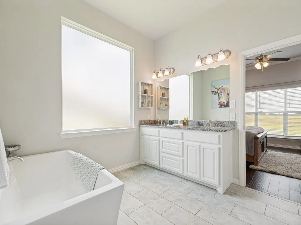 Single Family Residence For Sale in Collin County , 3110 County Road 222, Anna, Texas 75409, 4 Bedroom, 3 Bathroom, 2 Garage spaces, 2,640 Sqft, built in 2018, mls#21273606, Real Estate Agent in Anna, Homes For Sale in Collin county, Homes For Sale in Anna, Realtor in Anna Texas, Real Estate Brokerage Independent Realty Texas, Luminita Cordes Realtor