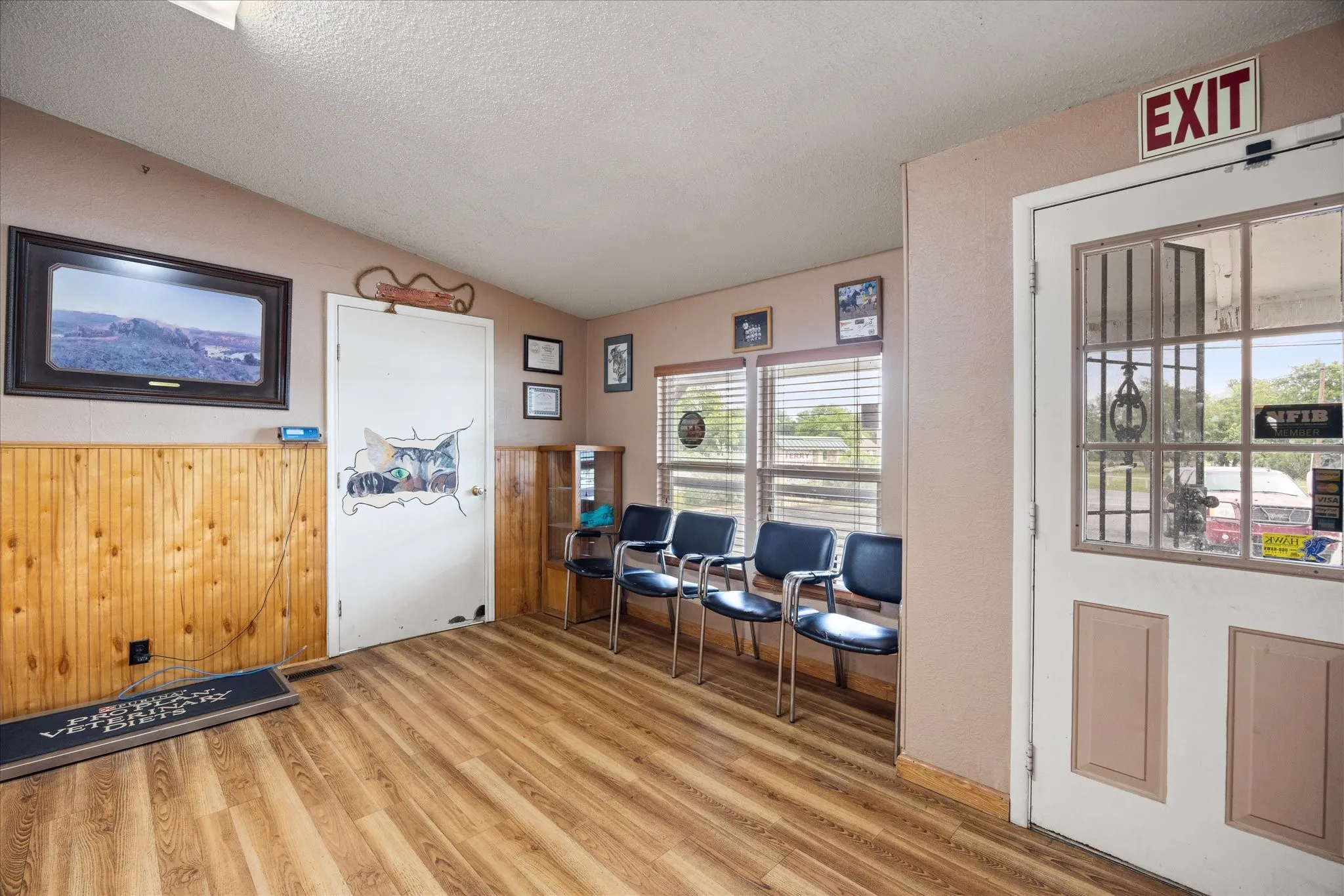 Office For Sale in Somervell County , 1401 NE Barnard Street, Glen Rose, Texas 76043, 0, 0, Garage spaces, 3,000 Sqft, built in 1987, Price $229,000, mls#21253628, Real Estate Agent in Glen Rose, Homes For Sale in Somervell county, Homes For Sale in Glen Rose, Realtor in Glen Rose Texas, Real Estate Brokerage Independent Realty Texas, Luminita Cordes Realtor