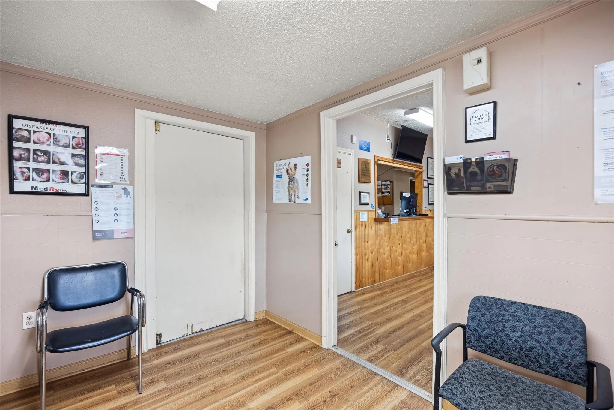 Office For Sale in Somervell County , 1401 NE Barnard Street, Glen Rose, Texas 76043, 0, 0, Garage spaces, 3,000 Sqft, built in 1987, Price $229,000, mls#21253628, Real Estate Agent in Glen Rose, Homes For Sale in Somervell county, Homes For Sale in Glen Rose, Realtor in Glen Rose Texas, Real Estate Brokerage Independent Realty Texas, Luminita Cordes Realtor