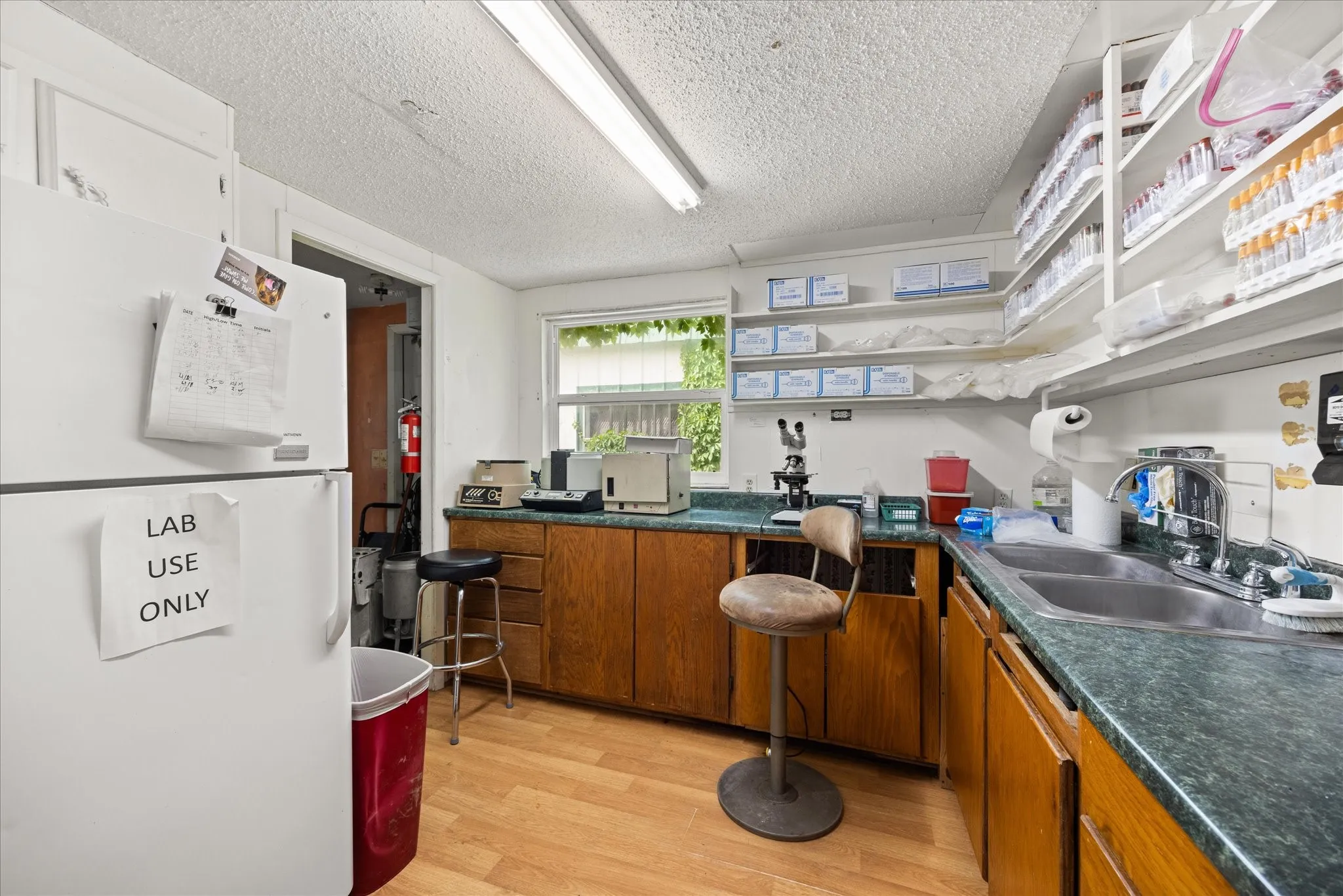 Office For Sale in Somervell County , 1401 NE Barnard Street, Glen Rose, Texas 76043, 0, 0, Garage spaces, 3,000 Sqft, built in 1987, Price $229,000, mls#21253628, Real Estate Agent in Glen Rose, Homes For Sale in Somervell county, Homes For Sale in Glen Rose, Realtor in Glen Rose Texas, Real Estate Brokerage Independent Realty Texas, Luminita Cordes Realtor