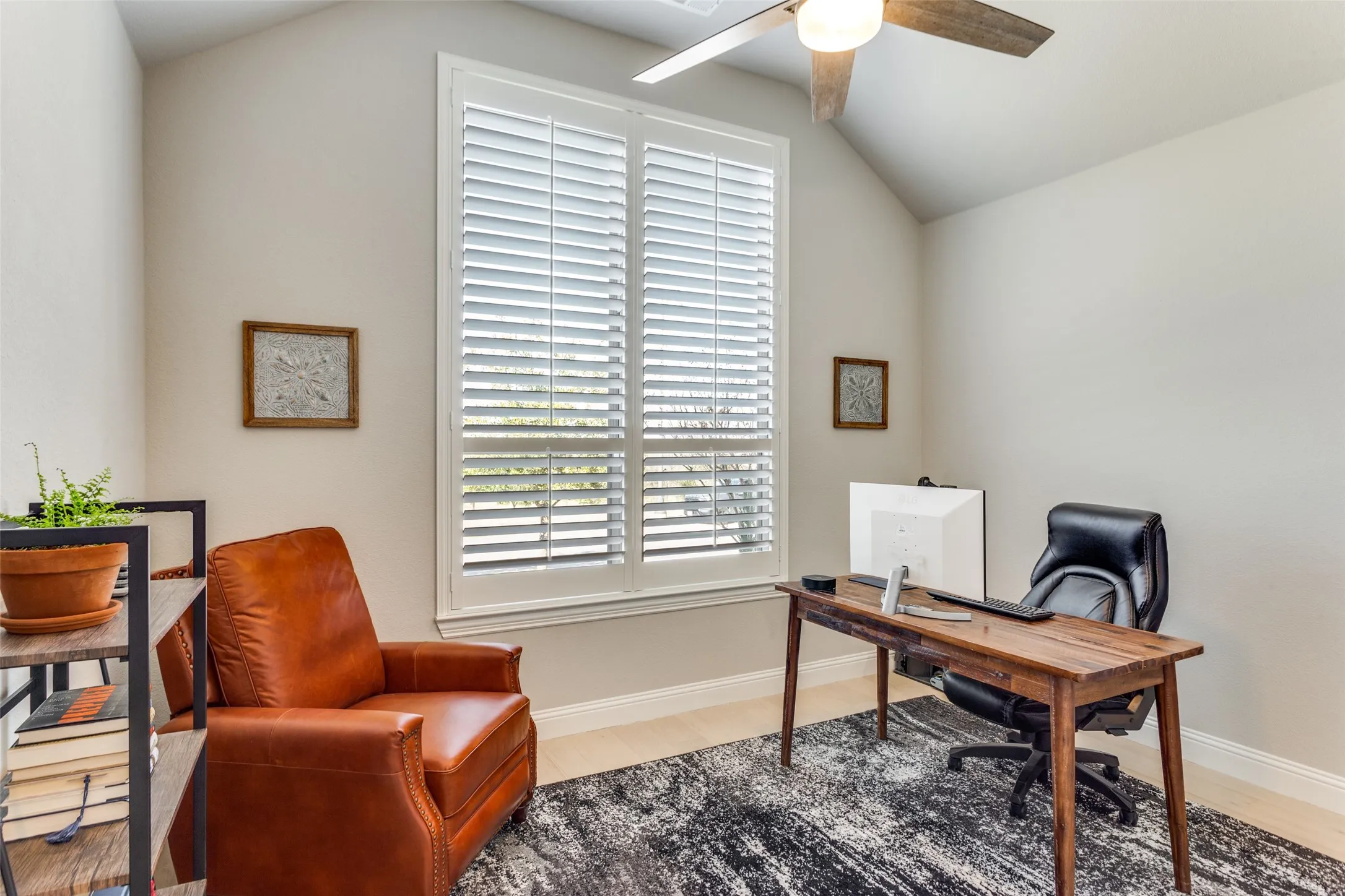 Single Family Residence For Sale in Parker County , 13613 Marys Ridge Road, Fort Worth, Texas 76008, 4 Bedroom, 3 Bathroom, 2 Garage spaces, 2,926 Sqft, built in 2020, mls#21281157, Real Estate Agent in Fort Worth, Homes For Sale in Parker county, Homes For Sale in Fort Worth, Realtor in Fort Worth Texas, Real Estate Brokerage Independent Realty Texas, Luminita Cordes Realtor