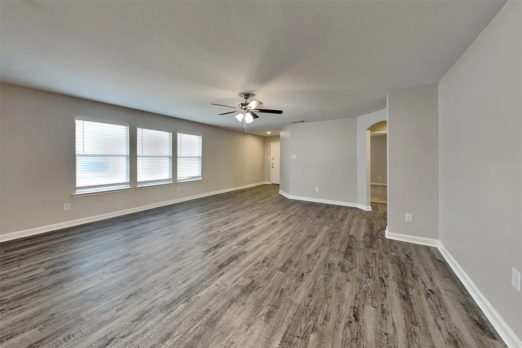 Single Family Residence For Rent in Tarrant County , 10469 Winding Passage Way, Fort Worth, Texas 76131, 3 Bedroom, 2 Bathroom, 2 Garage spaces, 1,688 Sqft, built in 2006, mls#21281158, Real Estate Agent in Fort Worth, Homes For Rent in Tarrant county, Homes For Rent in Fort Worth, Realtor in Fort Worth Texas, Real Estate Brokerage Independent Realty Texas, Luminita Cordes Realtor