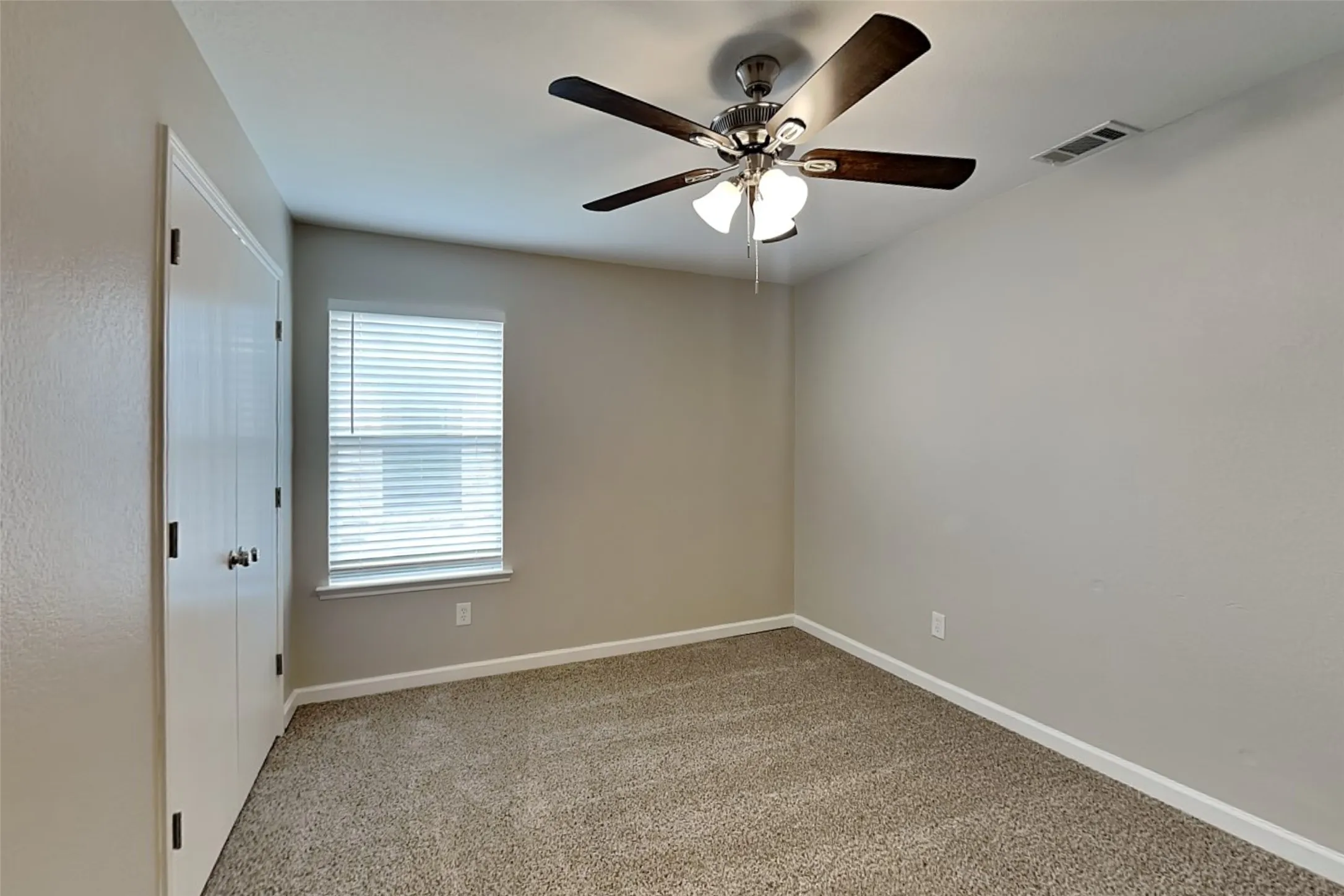 Single Family Residence For Rent in Tarrant County , 10469 Winding Passage Way, Fort Worth, Texas 76131, 3 Bedroom, 2 Bathroom, 2 Garage spaces, 1,688 Sqft, built in 2006, mls#21281158, Real Estate Agent in Fort Worth, Homes For Rent in Tarrant county, Homes For Rent in Fort Worth, Realtor in Fort Worth Texas, Real Estate Brokerage Independent Realty Texas, Luminita Cordes Realtor
