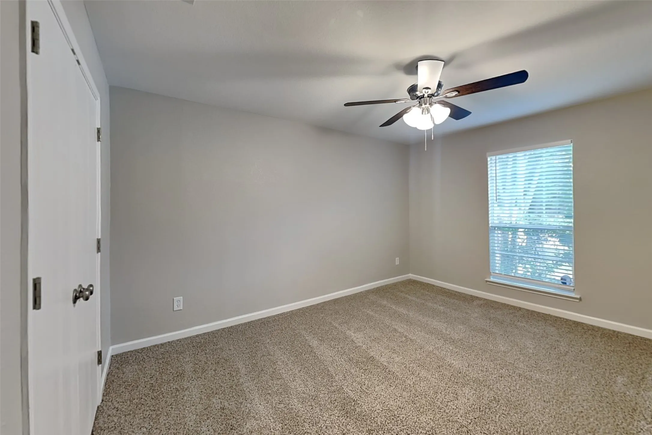 Single Family Residence For Rent in Tarrant County , 10469 Winding Passage Way, Fort Worth, Texas 76131, 3 Bedroom, 2 Bathroom, 2 Garage spaces, 1,688 Sqft, built in 2006, mls#21281158, Real Estate Agent in Fort Worth, Homes For Rent in Tarrant county, Homes For Rent in Fort Worth, Realtor in Fort Worth Texas, Real Estate Brokerage Independent Realty Texas, Luminita Cordes Realtor